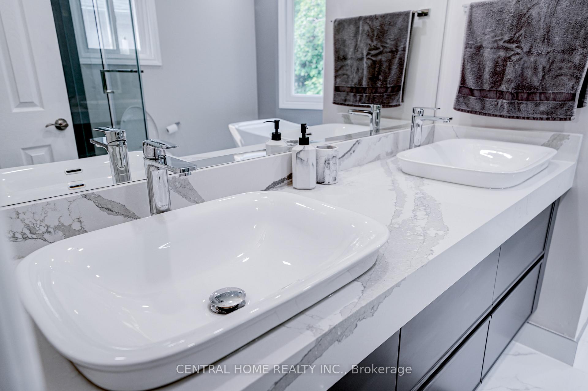 Photo 21 of 293 Worth Boulevard, Vaughan, Beverley Glen — HOMEH