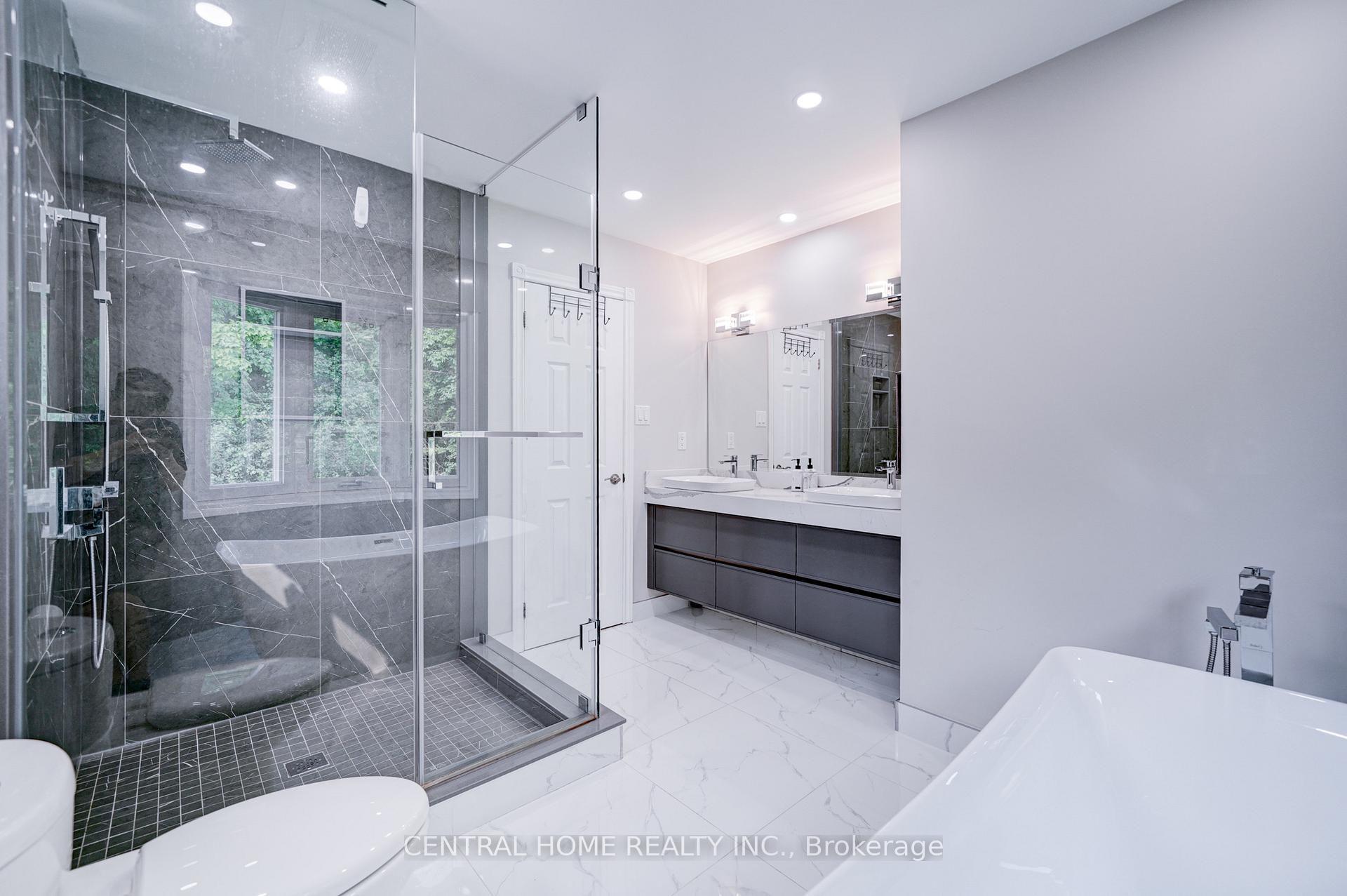 Photo 23 of 293 Worth Boulevard, Vaughan, Beverley Glen — HOMEH