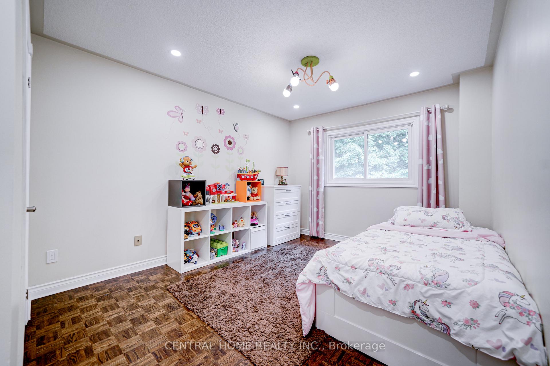 Photo 25 of 293 Worth Boulevard, Vaughan, Beverley Glen — HOMEH