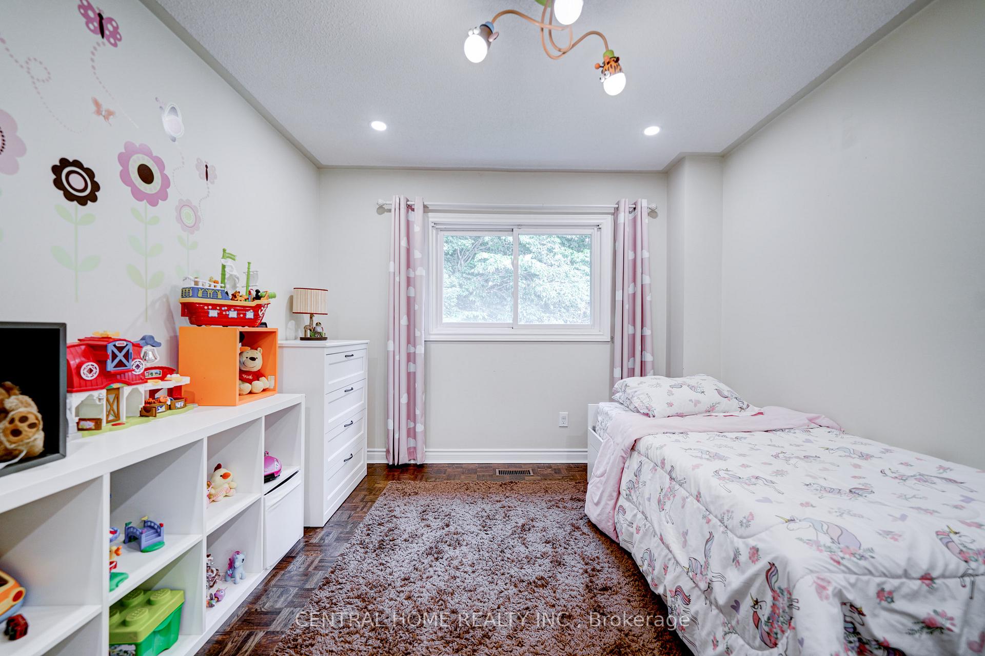 Photo 26 of 293 Worth Boulevard, Vaughan, Beverley Glen — HOMEH