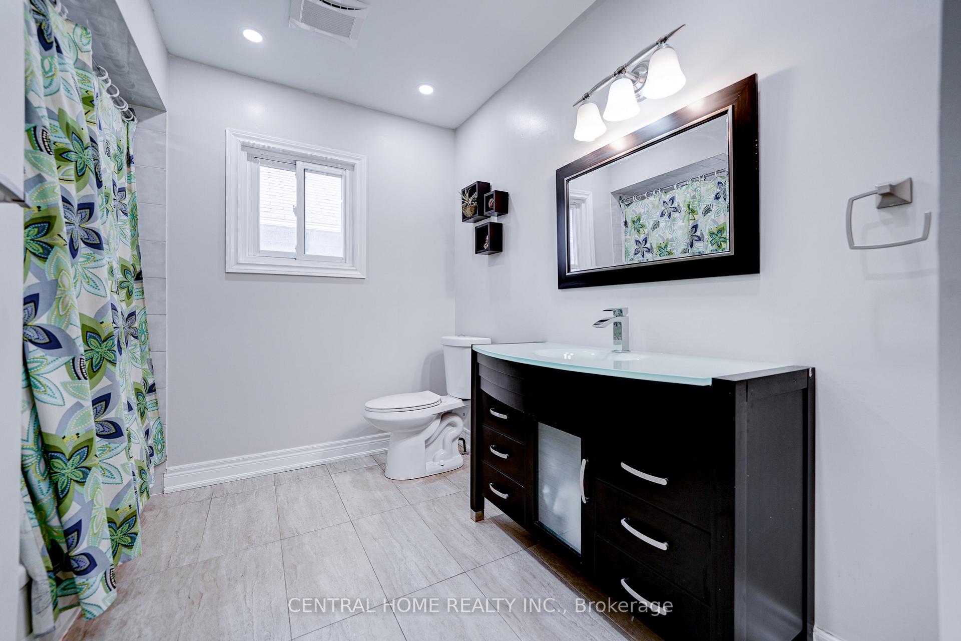 Photo 28 of 293 Worth Boulevard, Vaughan, Beverley Glen — HOMEH