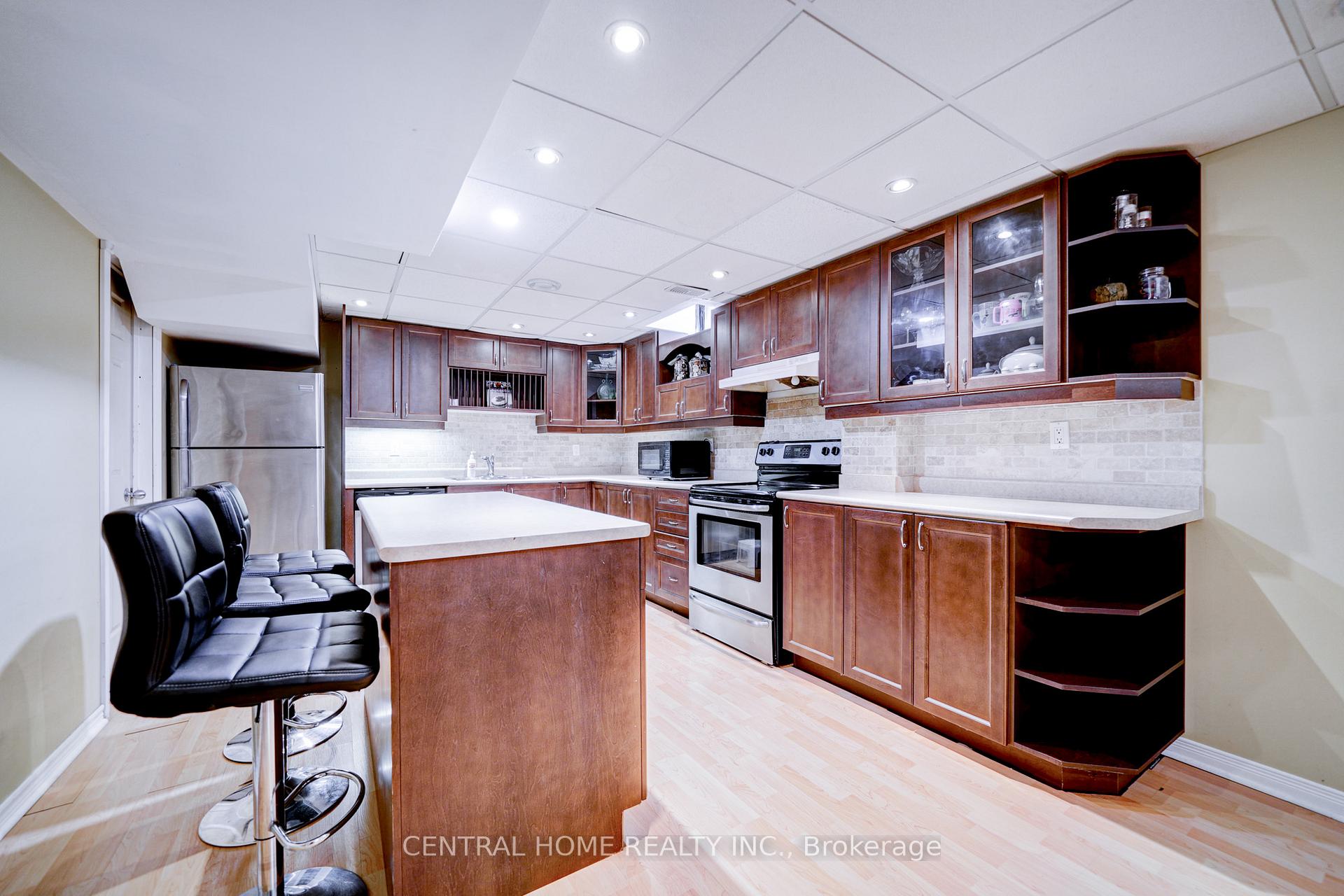 Photo 33 of 293 Worth Boulevard, Vaughan, Beverley Glen — HOMEH