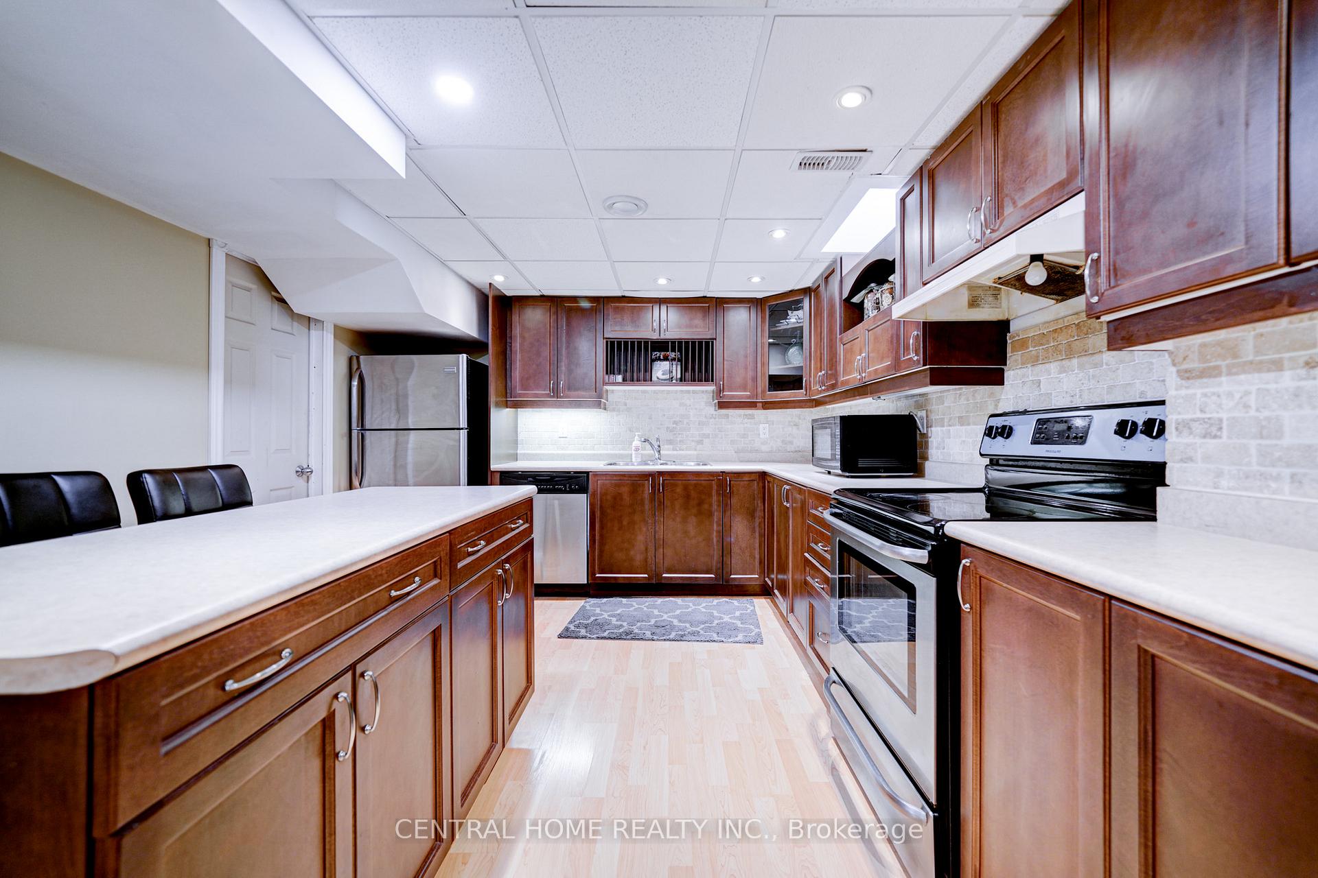 Photo 34 of 293 Worth Boulevard, Vaughan, Beverley Glen — HOMEH