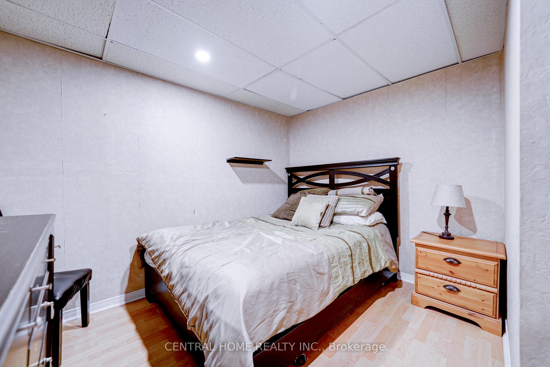 Photo 35 of 293 Worth Boulevard, Vaughan, Beverley Glen — HOMEH