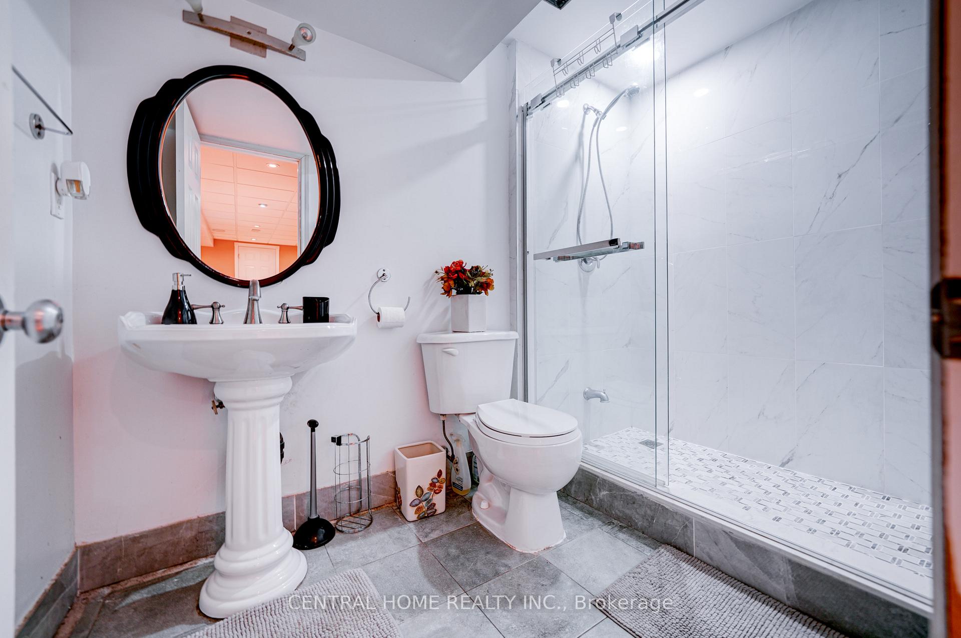 Photo 36 of 293 Worth Boulevard, Vaughan, Beverley Glen — HOMEH