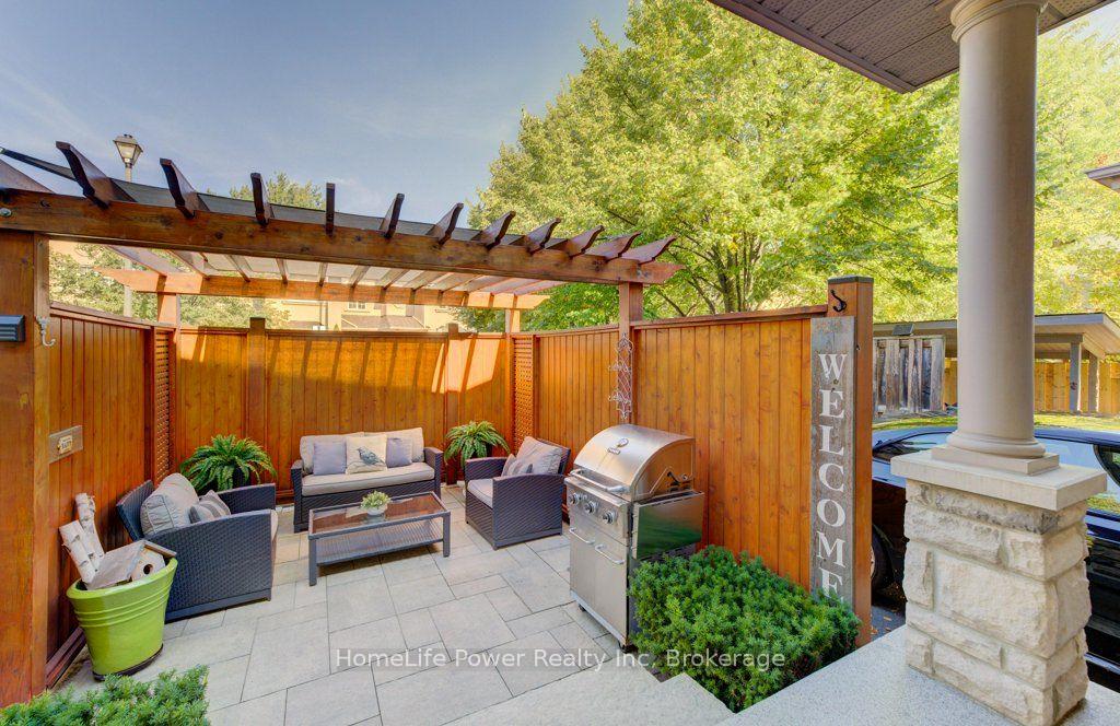 Photo 5 of Unit 7, 455 Claridge Road, Burlington, Roseland — HOMEH