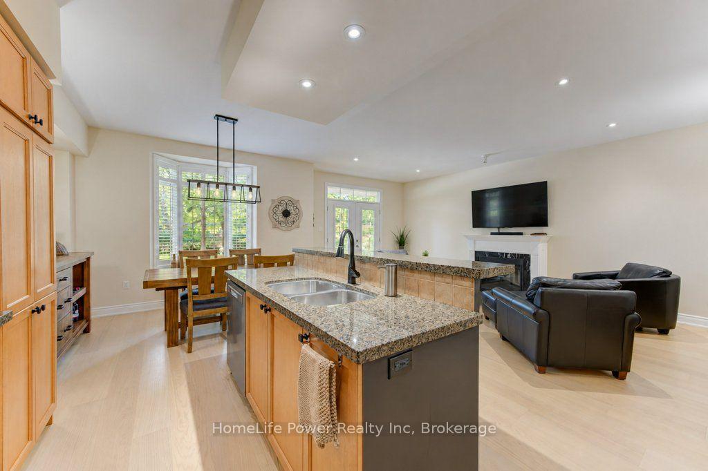 Photo 11 of Unit 7, 455 Claridge Road, Burlington, Roseland — HOMEH