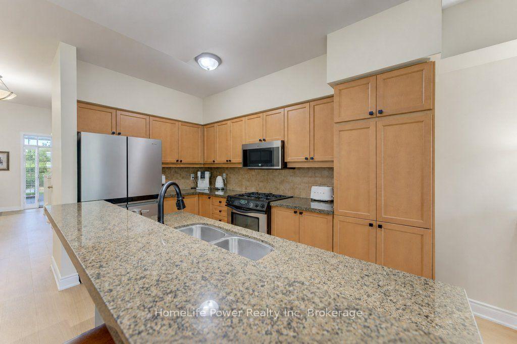 Photo 12 of Unit 7, 455 Claridge Road, Burlington, Roseland — HOMEH