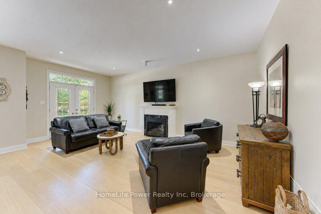 Photo 14 of Unit 7, 455 Claridge Road, Burlington, Roseland — HOMEH