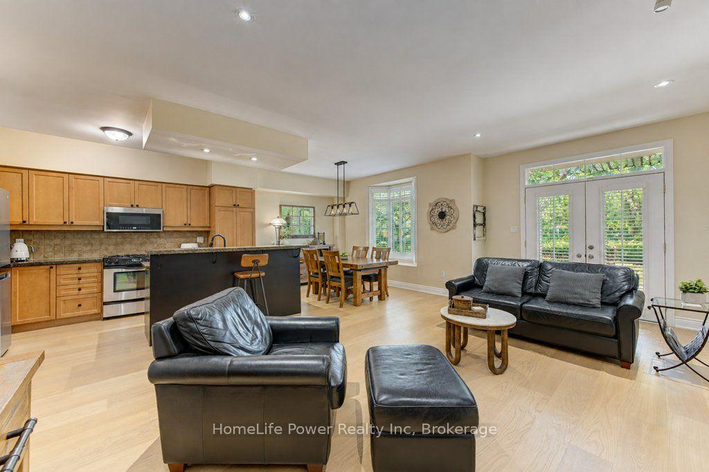 Photo 15 of Unit 7, 455 Claridge Road, Burlington, Roseland — HOMEH