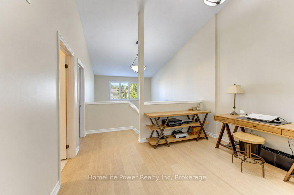 Photo 18 of Unit 7, 455 Claridge Road, Burlington, Roseland — HOMEH