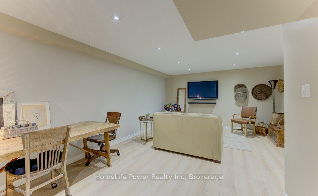 Photo 30 of Unit 7, 455 Claridge Road, Burlington, Roseland — HOMEH