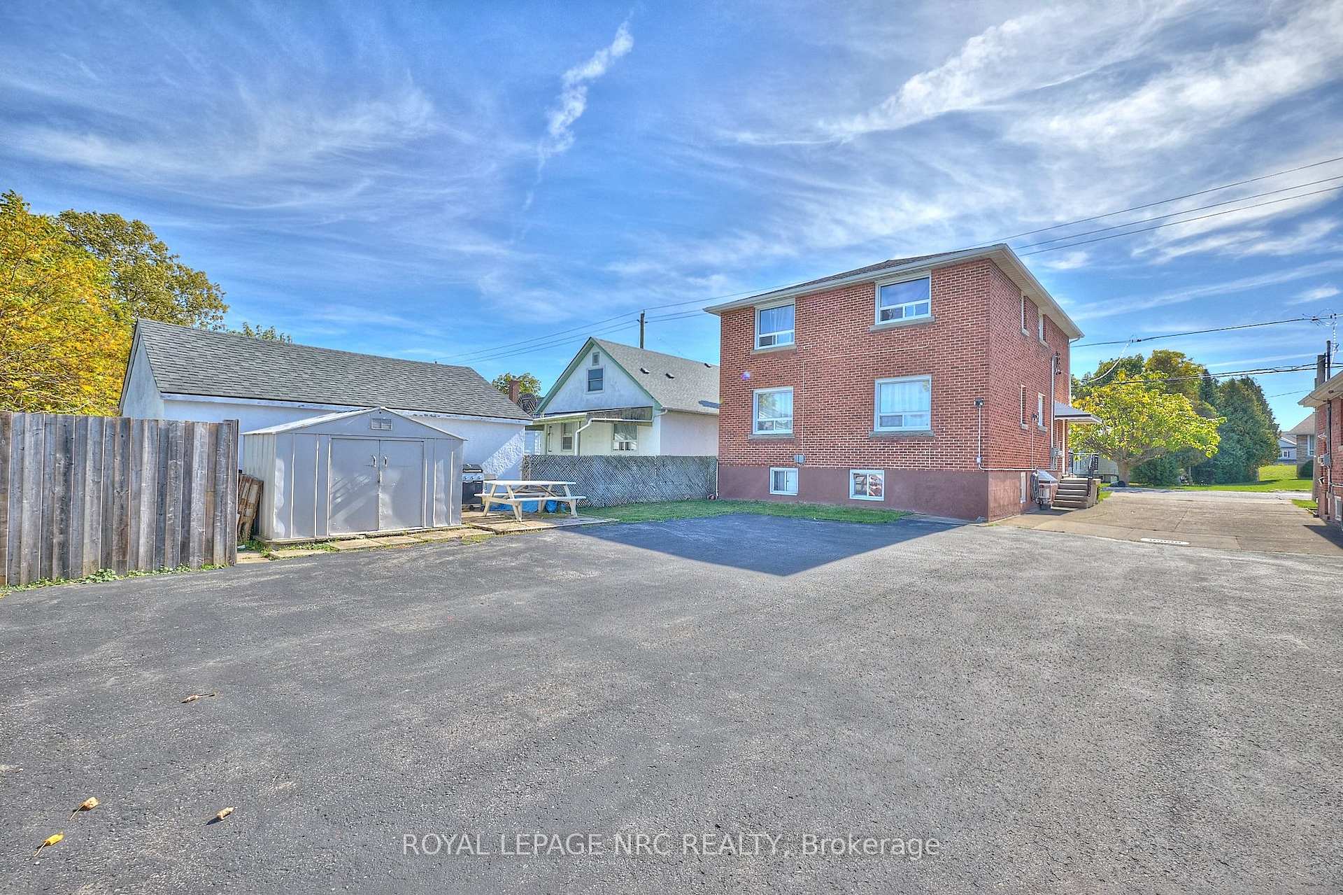 Photo 7 of 100 Townline W Road, St. Catharines, Burleigh Hill — HOMEH