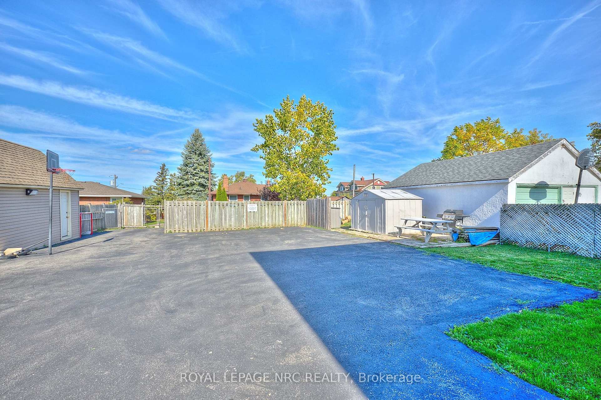Photo 8 of 100 Townline W Road, St. Catharines, Burleigh Hill — HOMEH