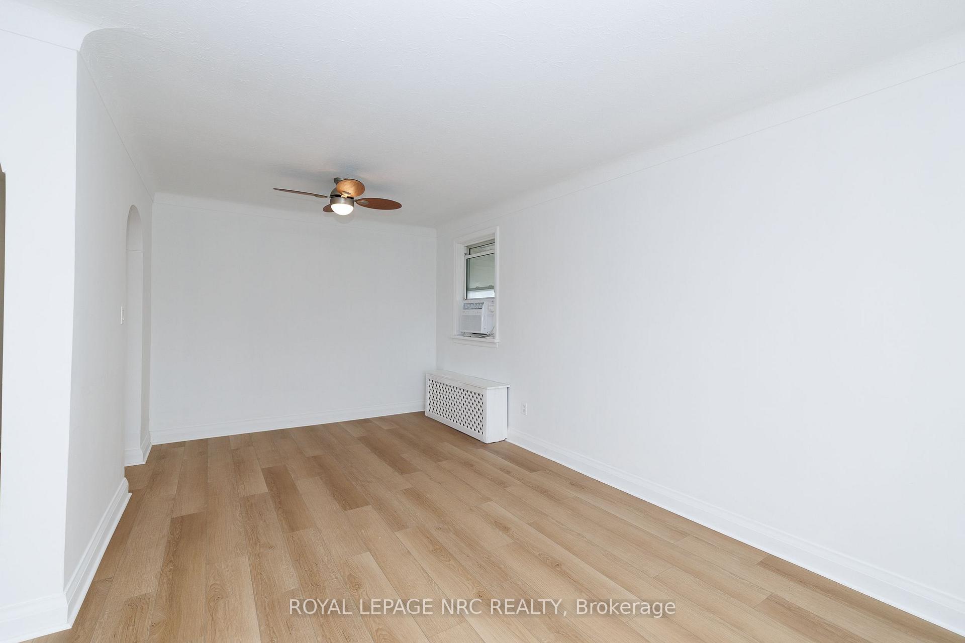 Photo 16 of 100 Townline W Road, St. Catharines, Burleigh Hill — HOMEH