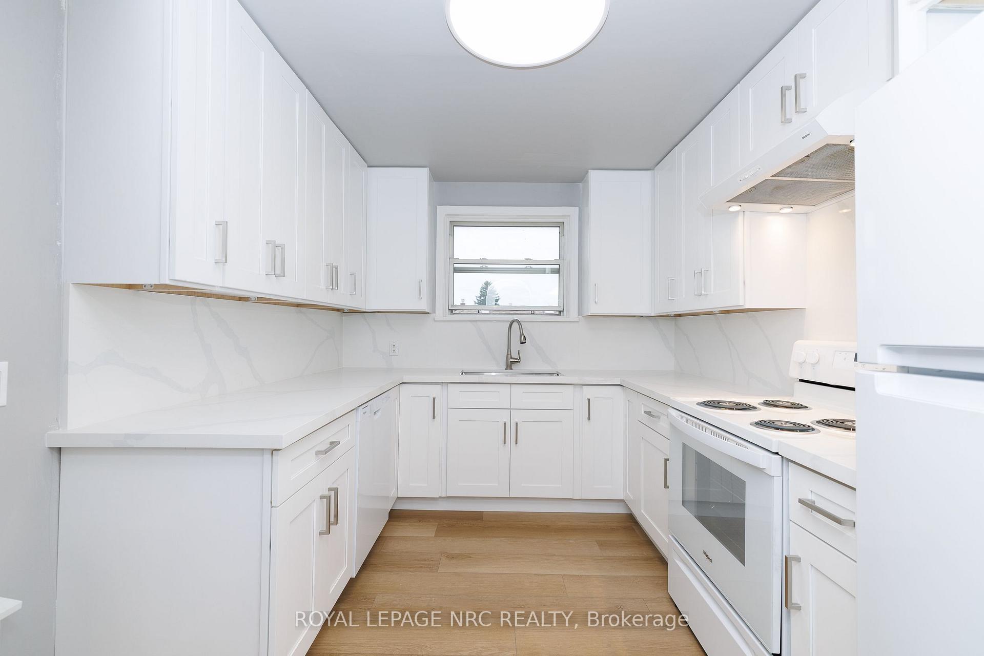 Photo 18 of 100 Townline W Road, St. Catharines, Burleigh Hill — HOMEH