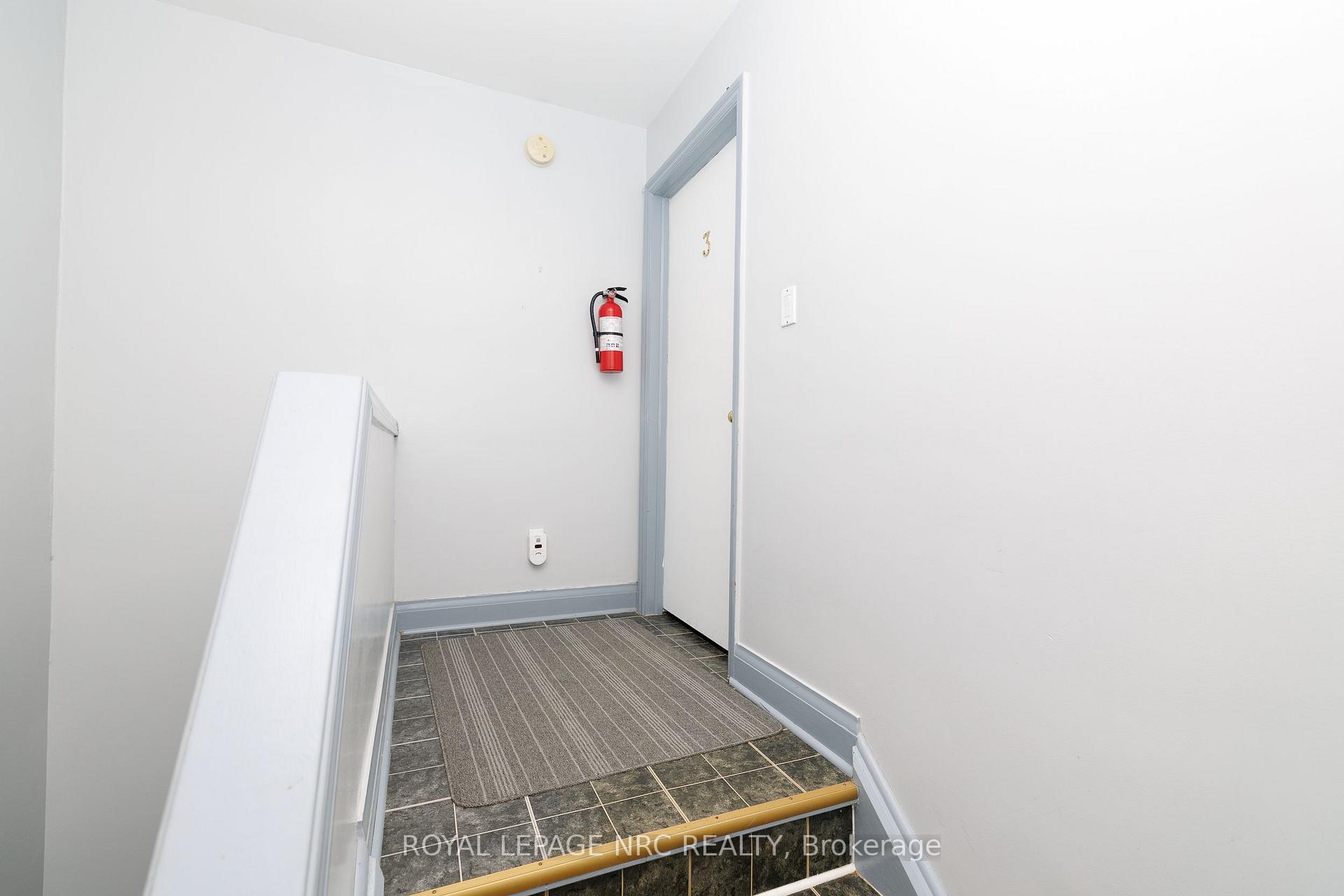 Photo 26 of 100 Townline W Road, St. Catharines, Burleigh Hill — HOMEH