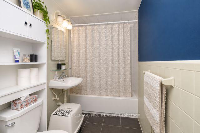 Photo 42 of 100 Townline W Road, St. Catharines, Burleigh Hill — HOMEH