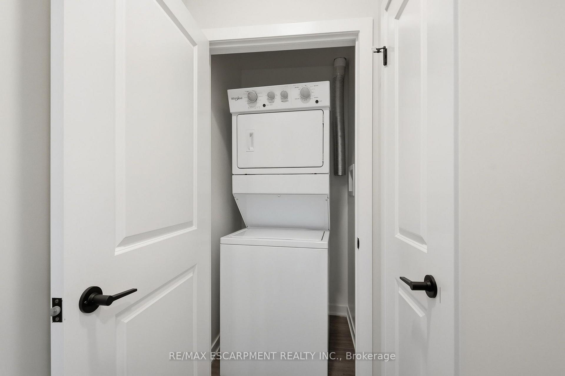 Photo 5 of Unit 122, 2500 Saw Whet Boulevard, Oakville, Glen Abbey — HOMEH