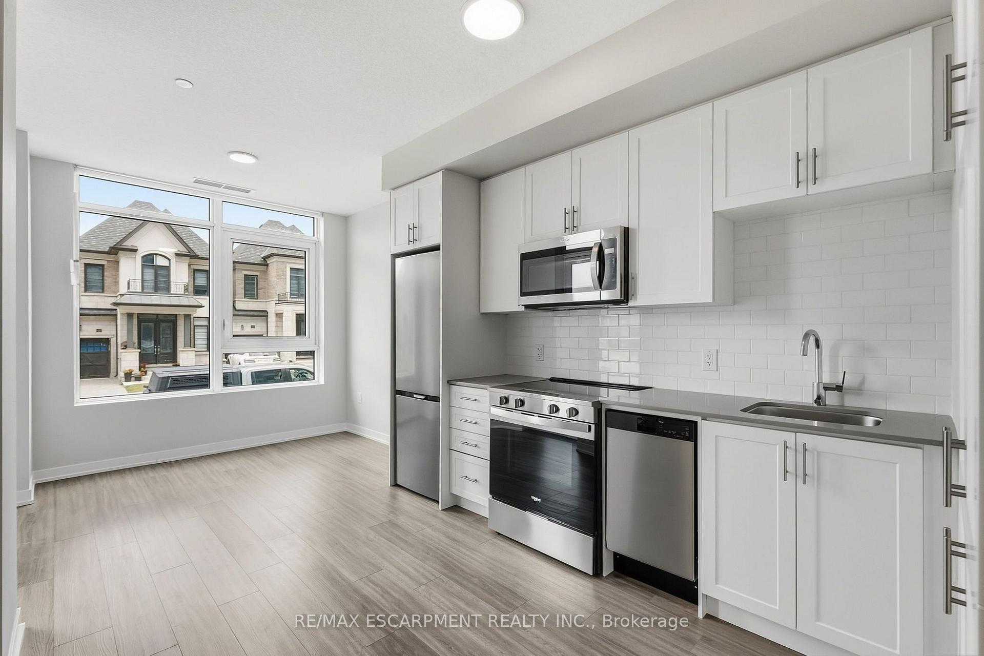 Photo 10 of Unit 122, 2500 Saw Whet Boulevard, Oakville, Glen Abbey — HOMEH