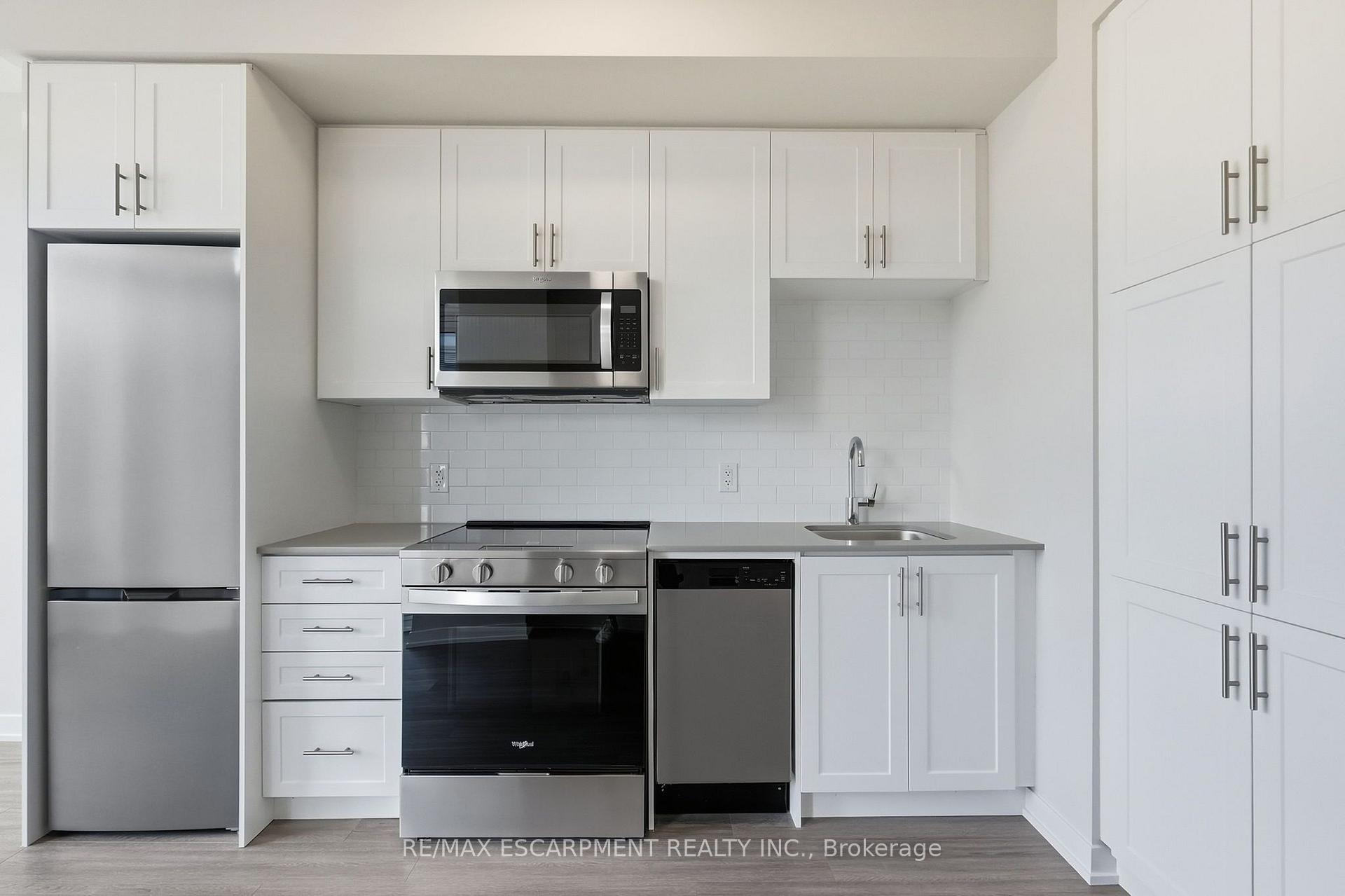 Photo 11 of Unit 122, 2500 Saw Whet Boulevard, Oakville, Glen Abbey — HOMEH