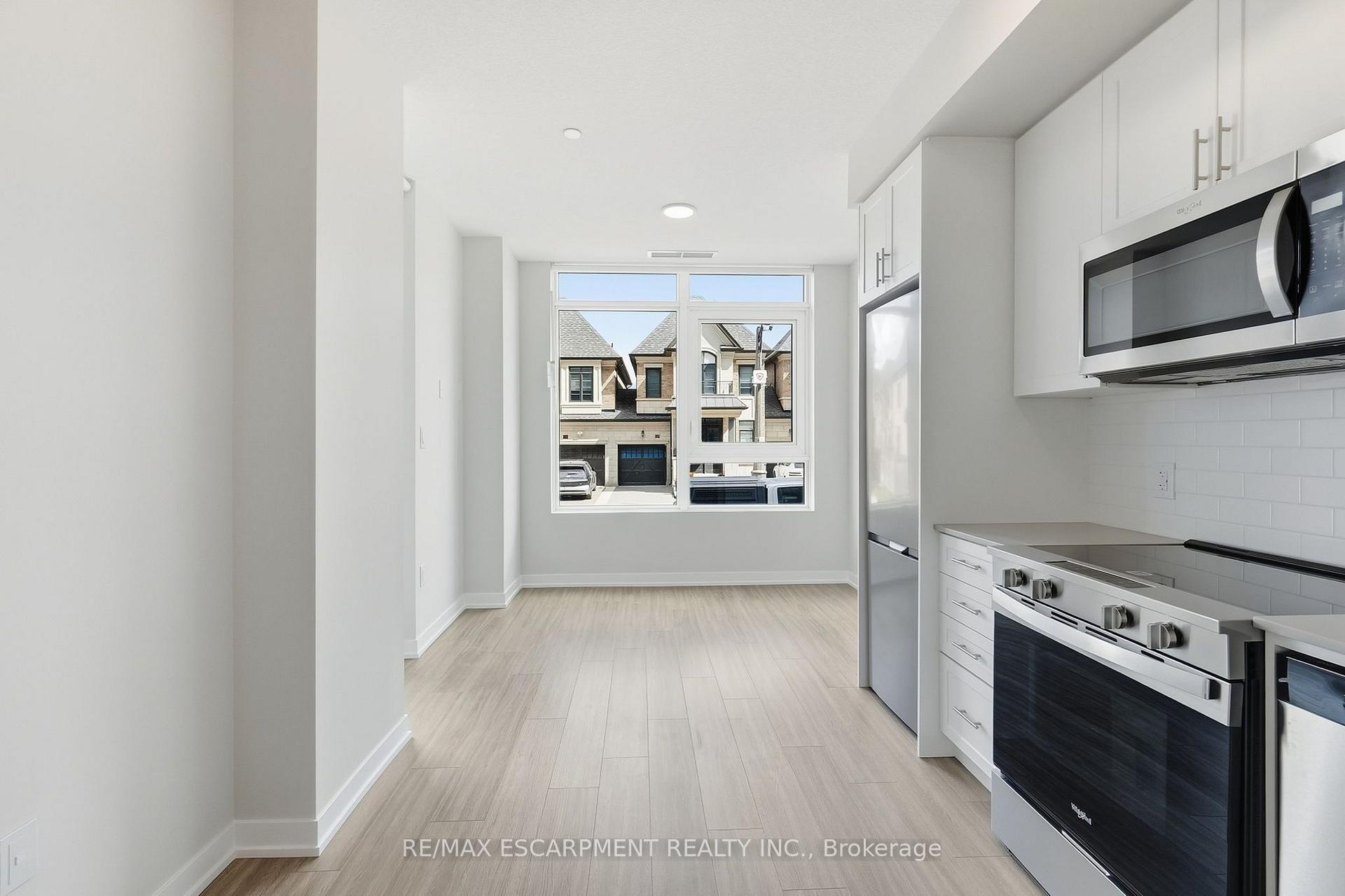 Photo 13 of Unit 122, 2500 Saw Whet Boulevard, Oakville, Glen Abbey — HOMEH