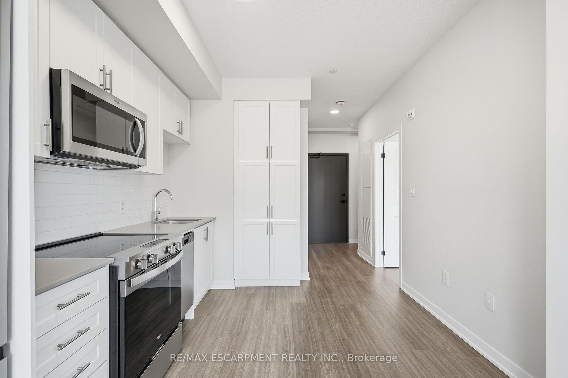 Photo 17 of Unit 122, 2500 Saw Whet Boulevard, Oakville, Glen Abbey — HOMEH
