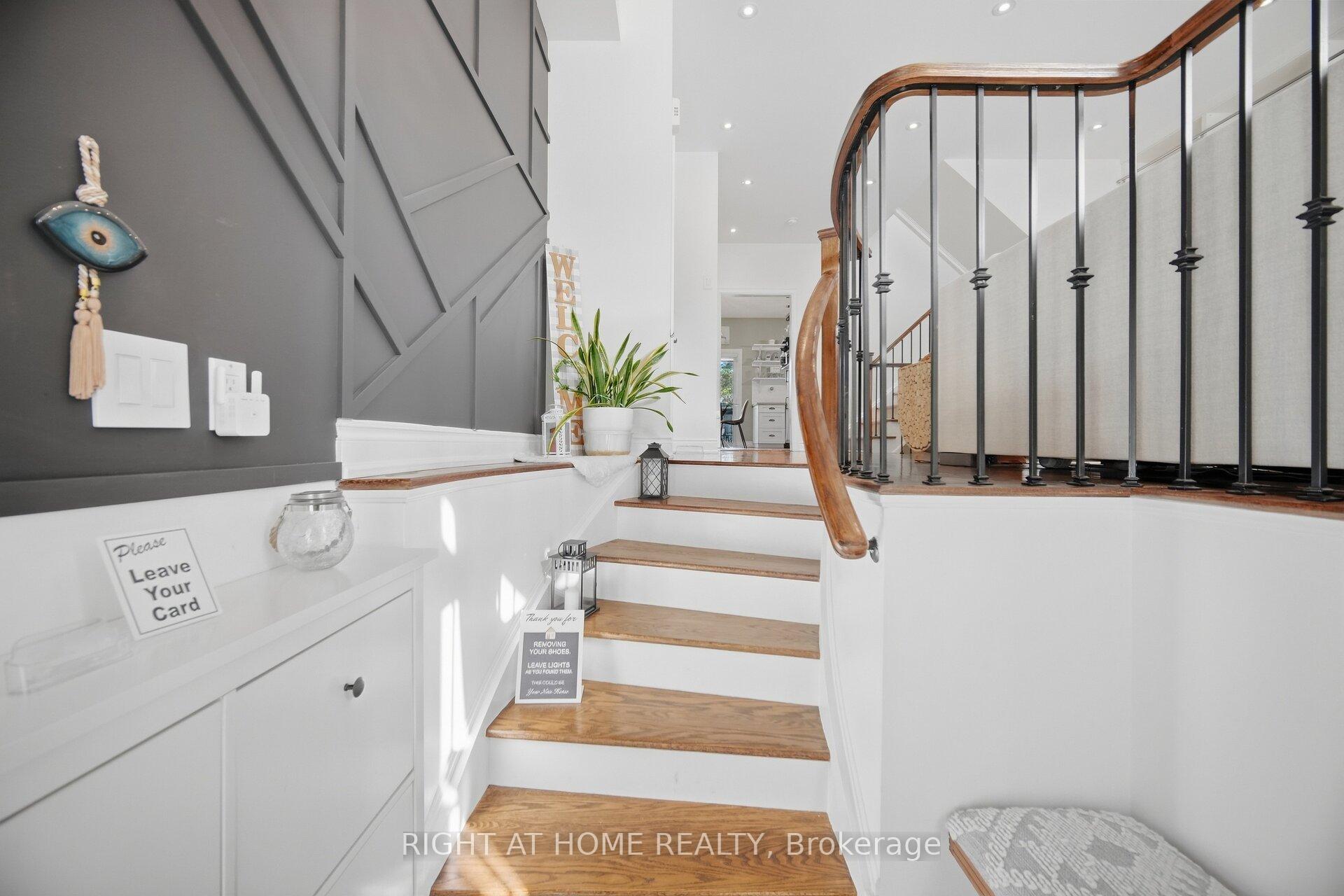 Photo 4 of Unit 8, 8032 Kipling Avenue, Vaughan, West Woodbridge — HOMEH