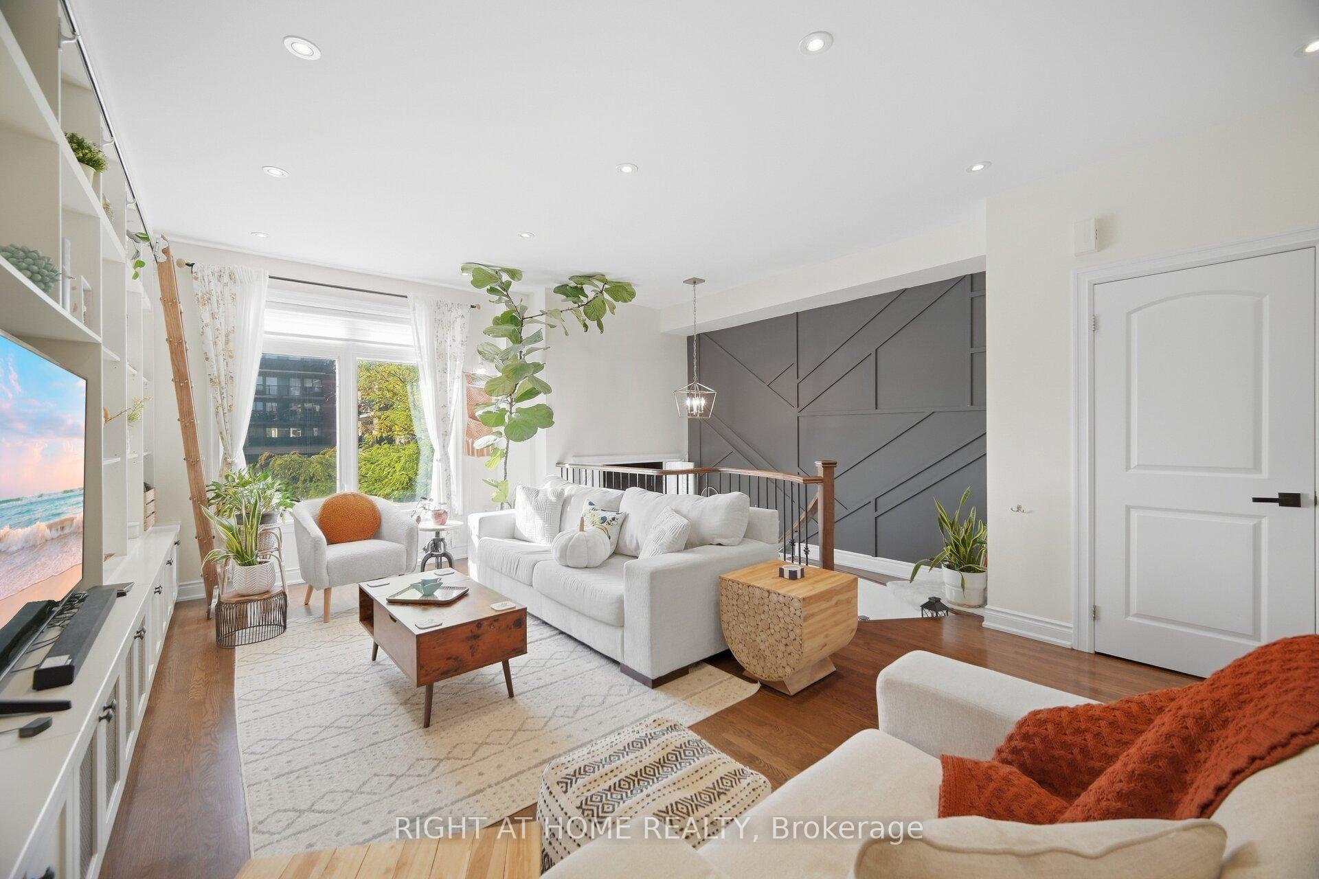 Photo 6 of Unit 8, 8032 Kipling Avenue, Vaughan, West Woodbridge — HOMEH