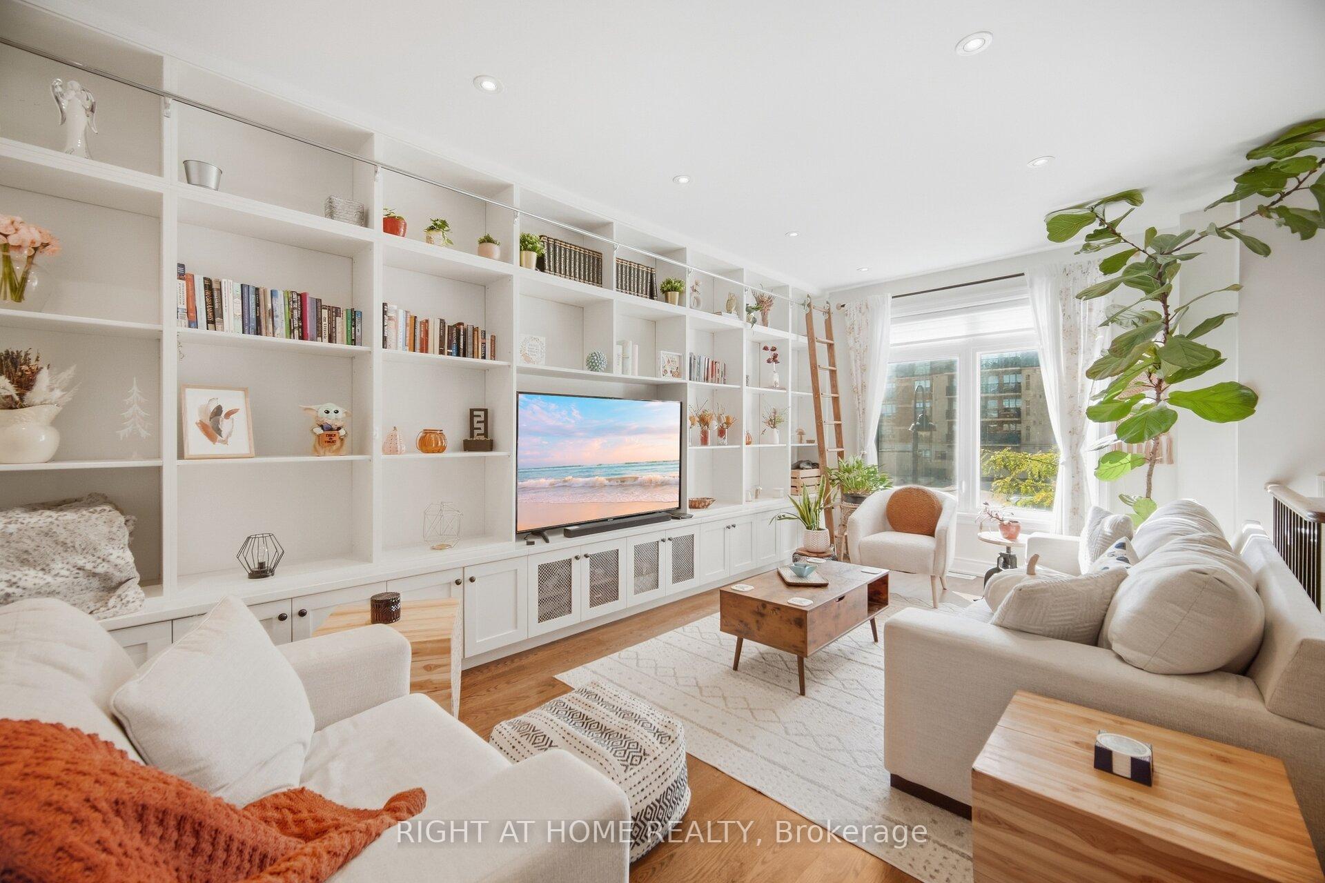 Photo 8 of Unit 8, 8032 Kipling Avenue, Vaughan, West Woodbridge — HOMEH