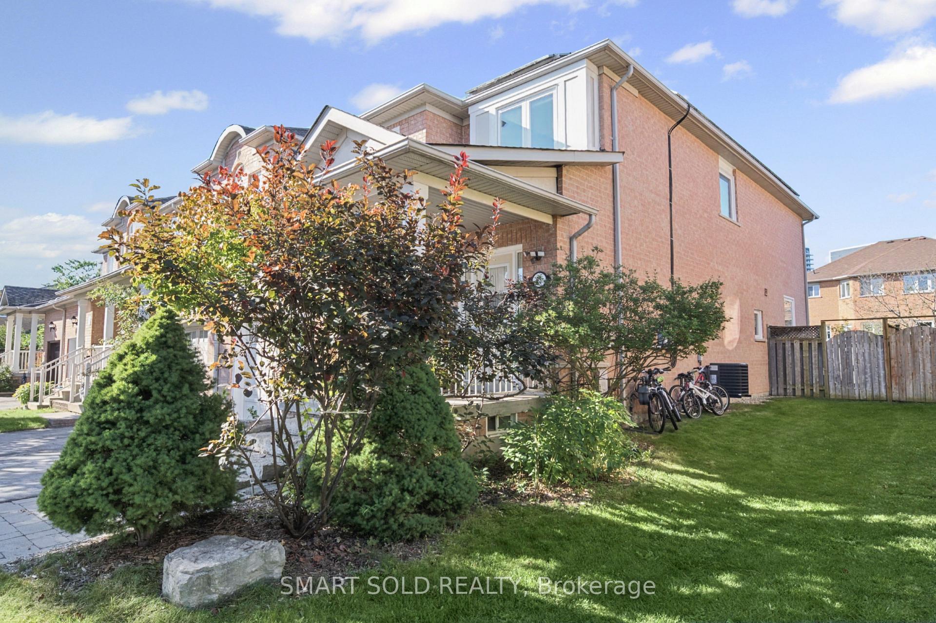 Photo 57 of 75 Rideau Drive, Richmond Hill, Langstaff — HOMEH