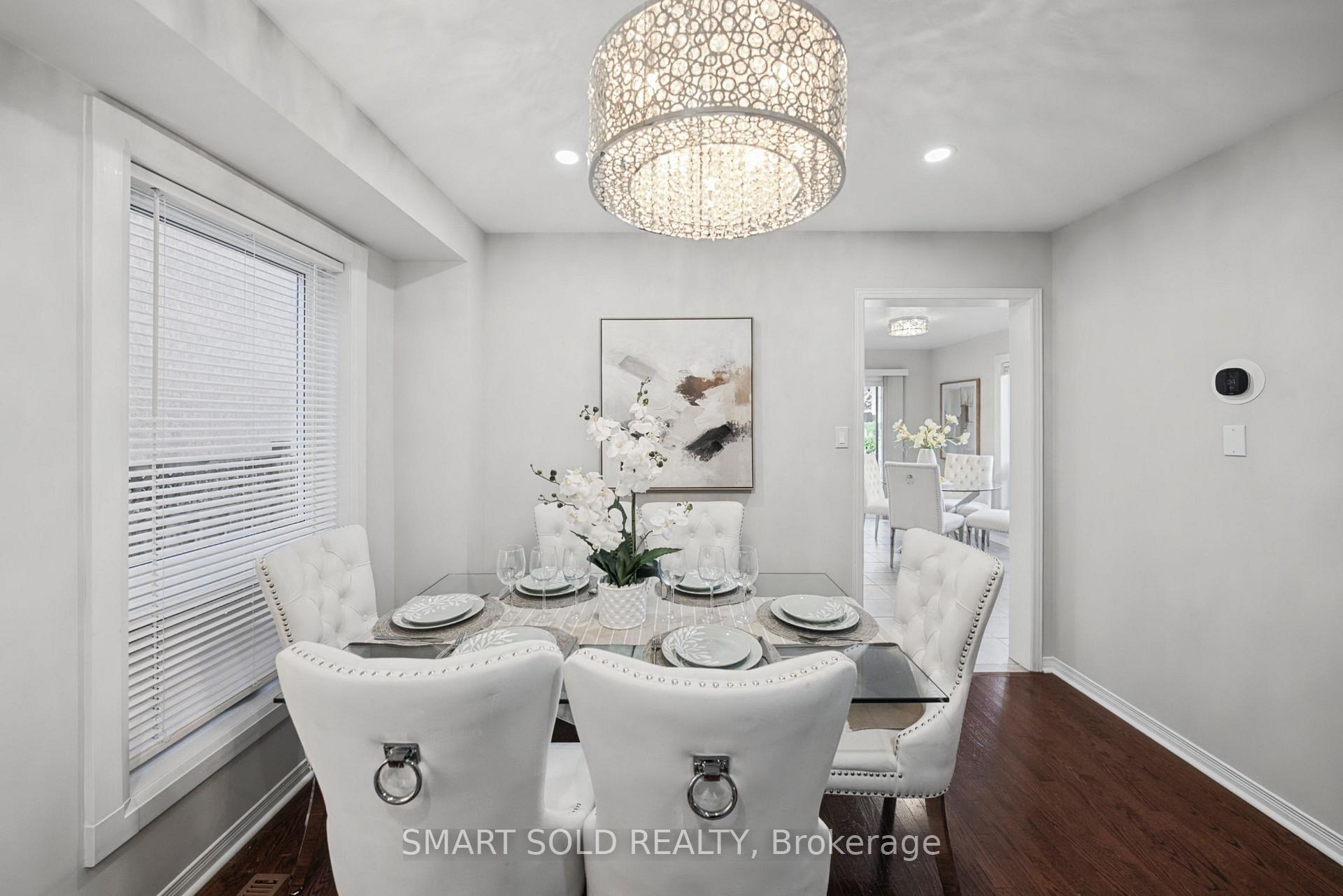 Photo 16 of 75 Rideau Drive, Richmond Hill, Langstaff — HOMEH