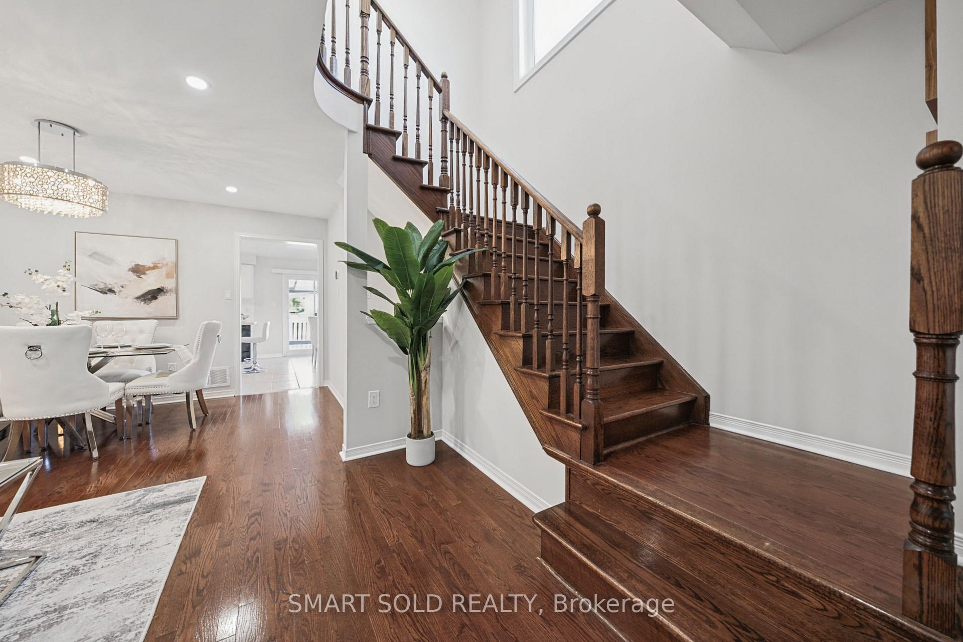 Photo 21 of 75 Rideau Drive, Richmond Hill, Langstaff — HOMEH