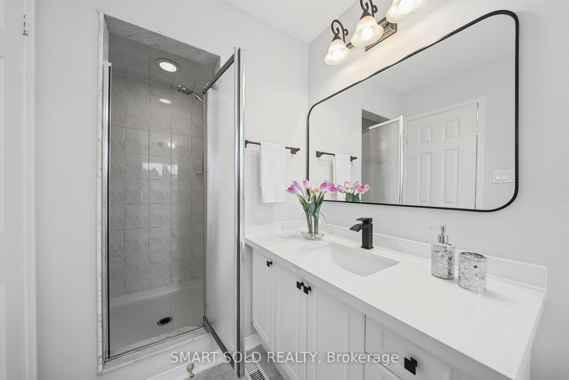 Photo 30 of 75 Rideau Drive, Richmond Hill, Langstaff — HOMEH