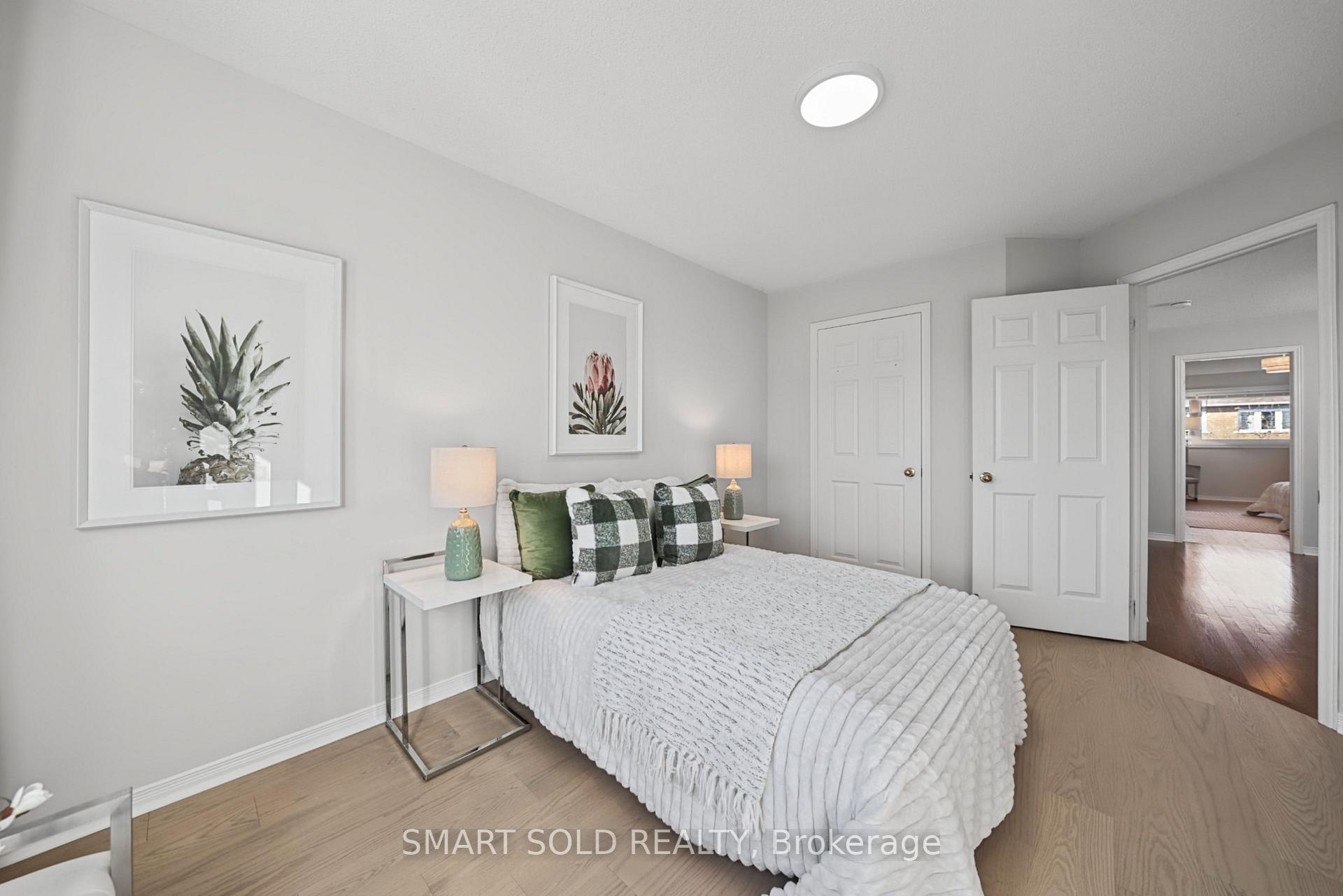 Photo 35 of 75 Rideau Drive, Richmond Hill, Langstaff — HOMEH