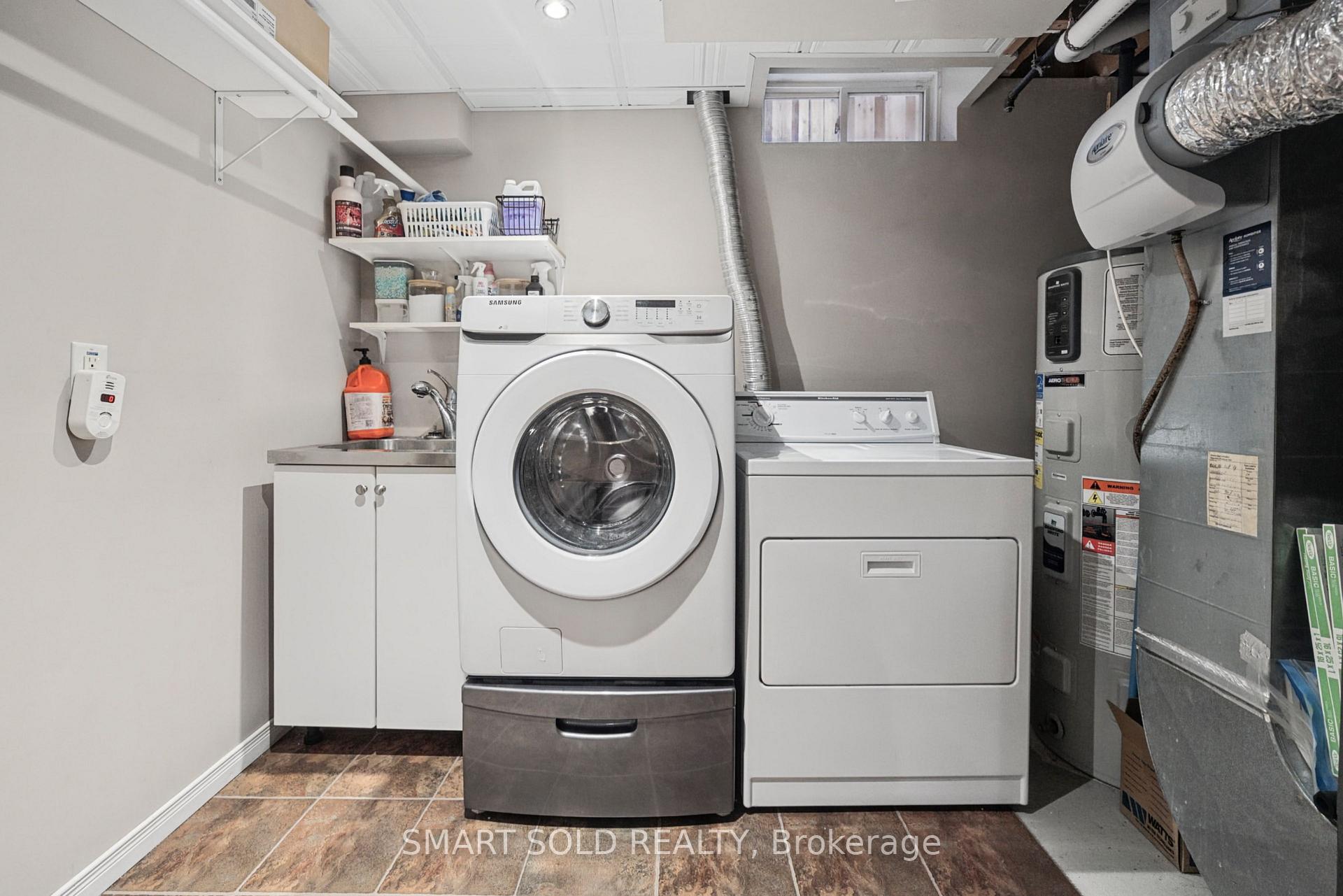 Photo 51 of 75 Rideau Drive, Richmond Hill, Langstaff — HOMEH