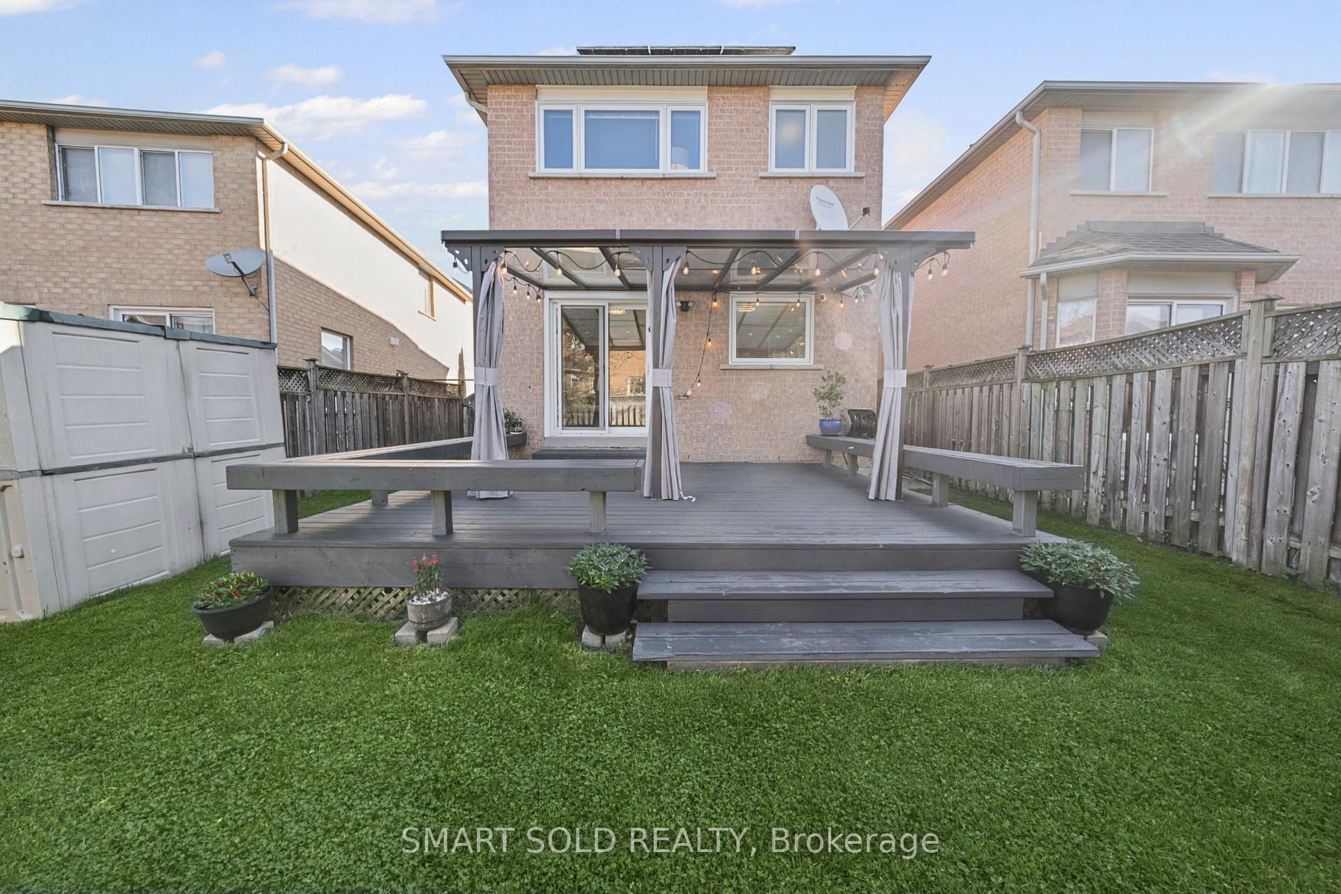Photo 43 of 75 Rideau Drive, Richmond Hill, Langstaff — HOMEH