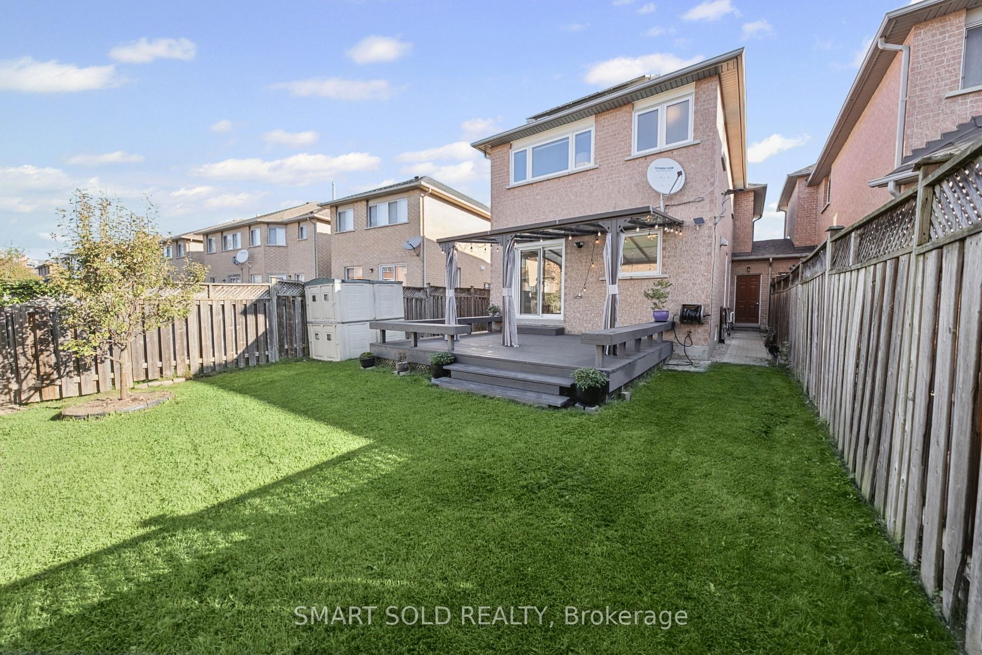 Photo 47 of 75 Rideau Drive, Richmond Hill, Langstaff — HOMEH