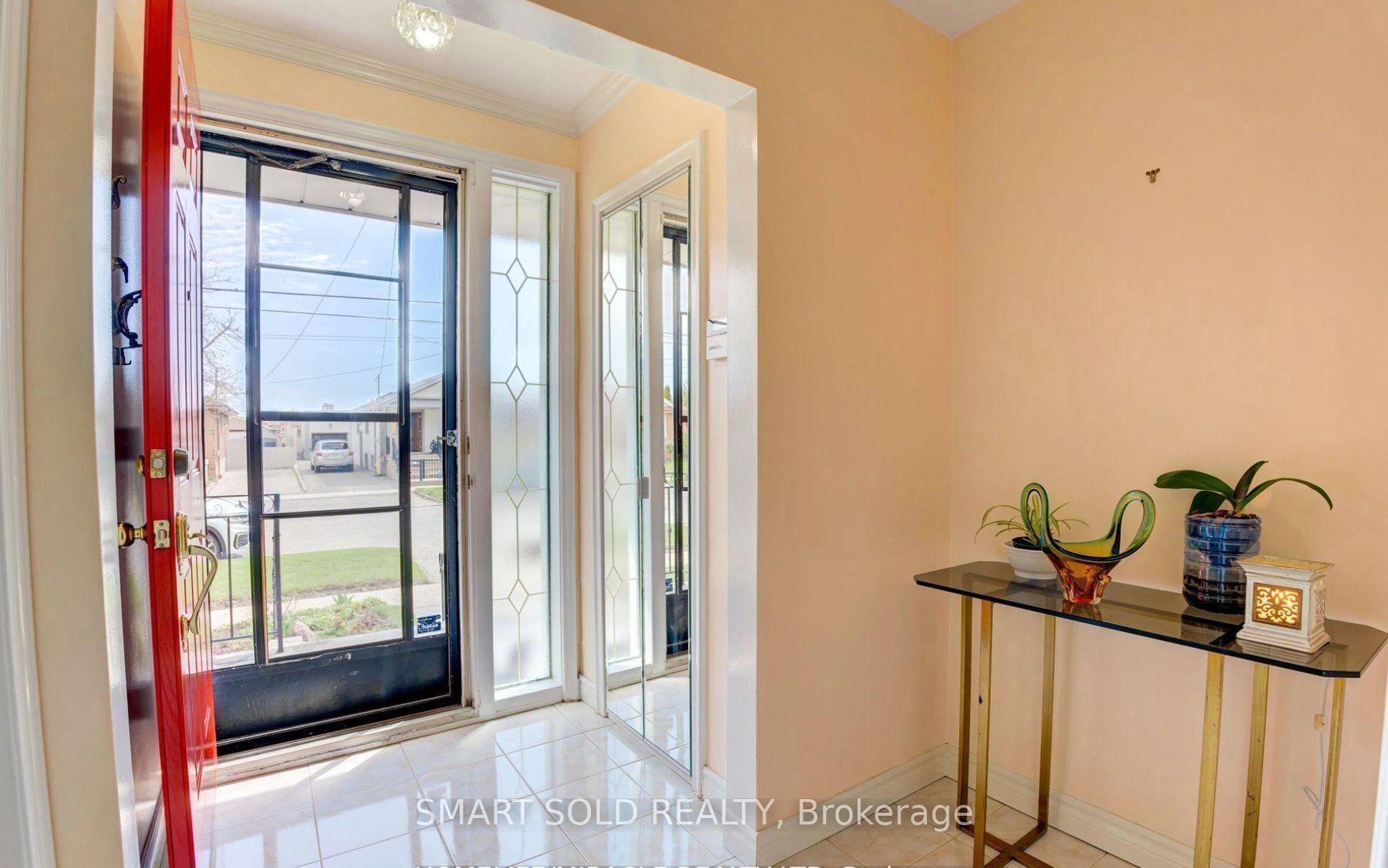 Photo 3 of 24 Ivanhoe Court, Scarborough, Wexford-Maryvale — HOMEH