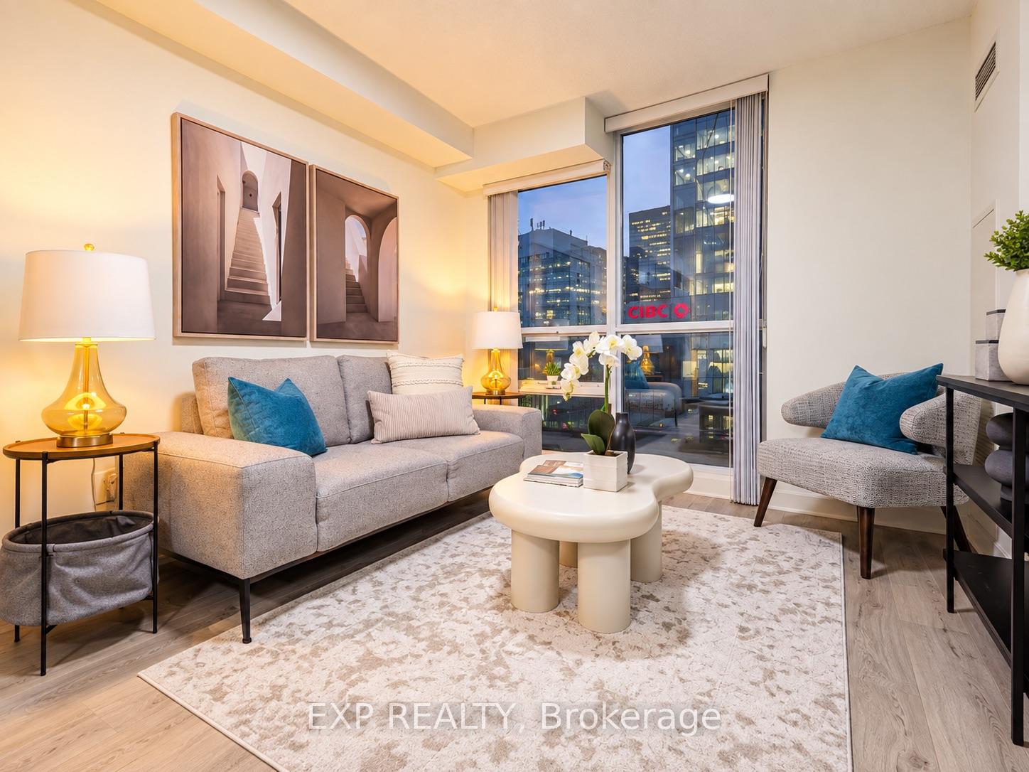 Photo 4 of Unit 703, 18 Harbour Street, Toronto, Waterfront Communities — HOMEH