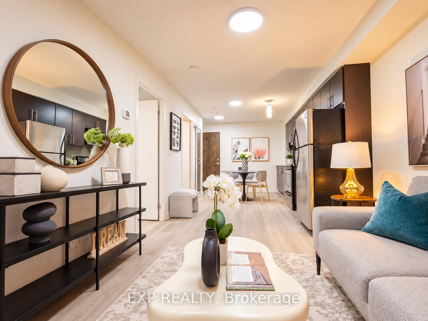 Photo 5 of Unit 703, 18 Harbour Street, Toronto, Waterfront Communities — HOMEH