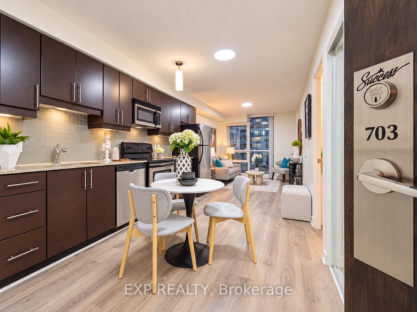 Photo 8 of Unit 703, 18 Harbour Street, Toronto, Waterfront Communities — HOMEH
