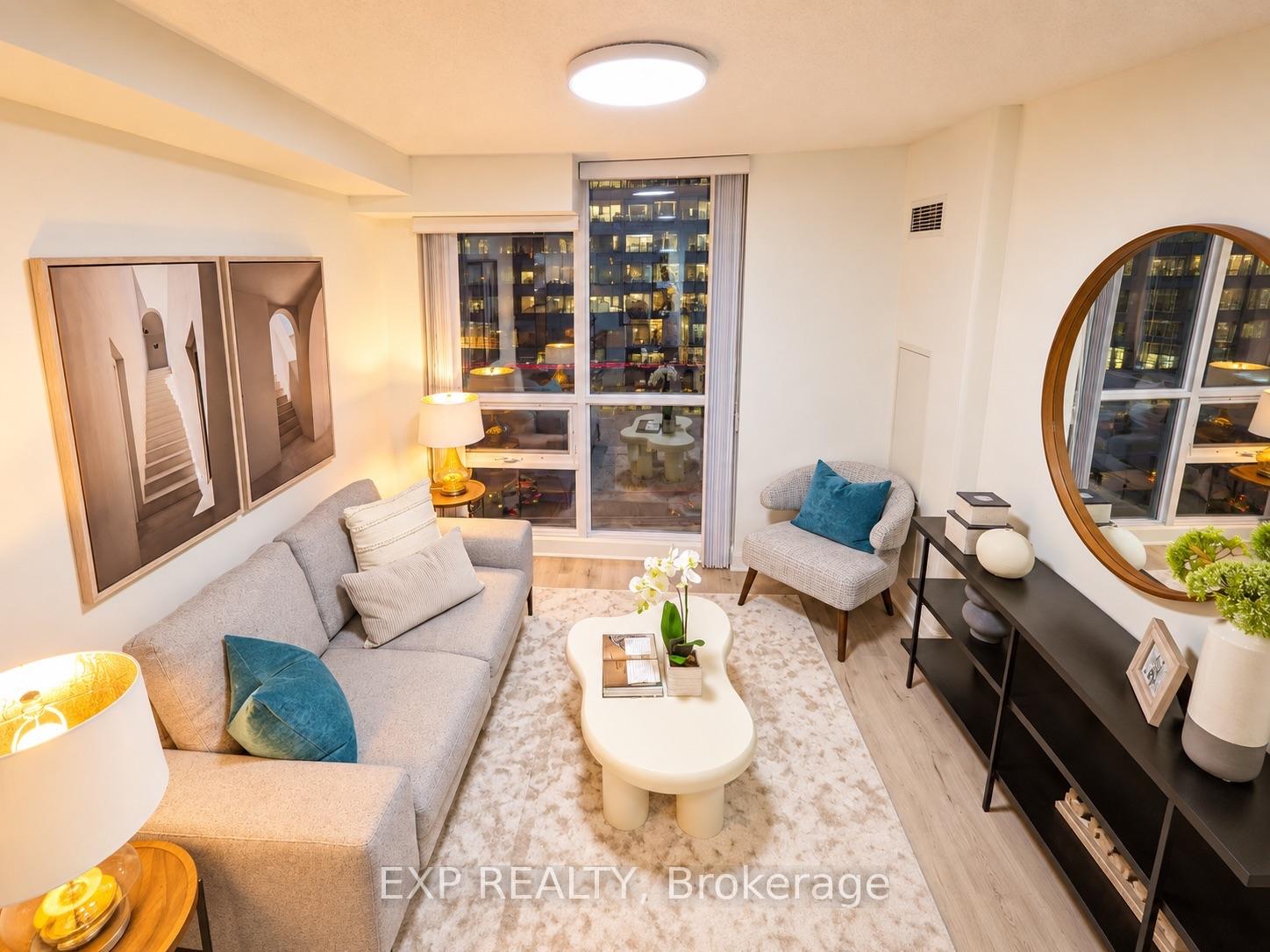 Photo 12 of Unit 703, 18 Harbour Street, Toronto, Waterfront Communities — HOMEH