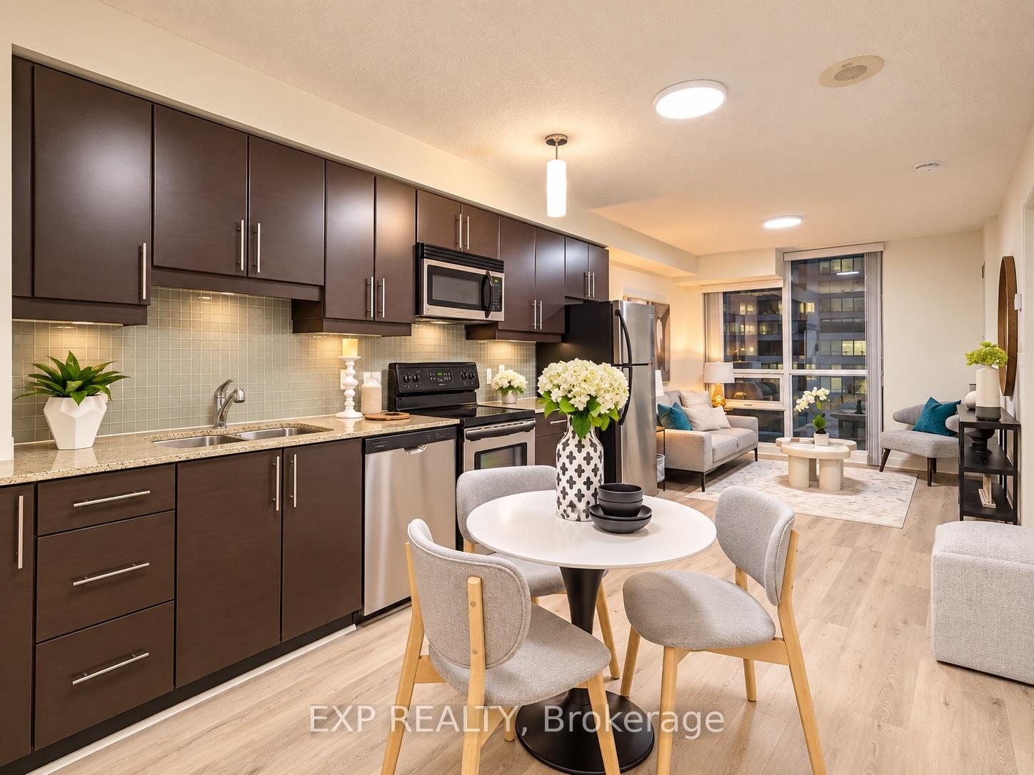 Photo 21 of Unit 703, 18 Harbour Street, Toronto, Waterfront Communities — HOMEH