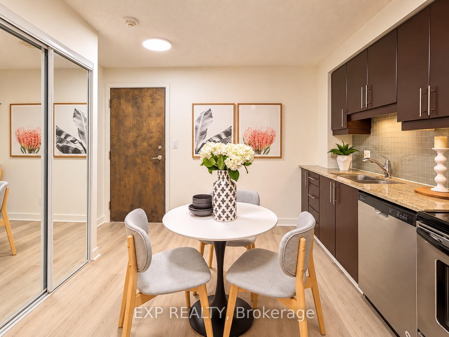 Photo 22 of Unit 703, 18 Harbour Street, Toronto, Waterfront Communities — HOMEH