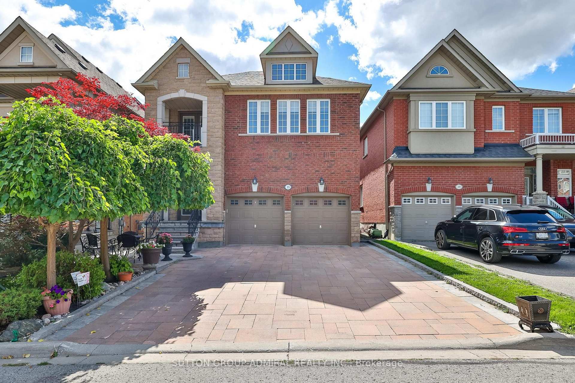 Photo 2 of 35 Strauss Road, Vaughan, Patterson — HOMEH