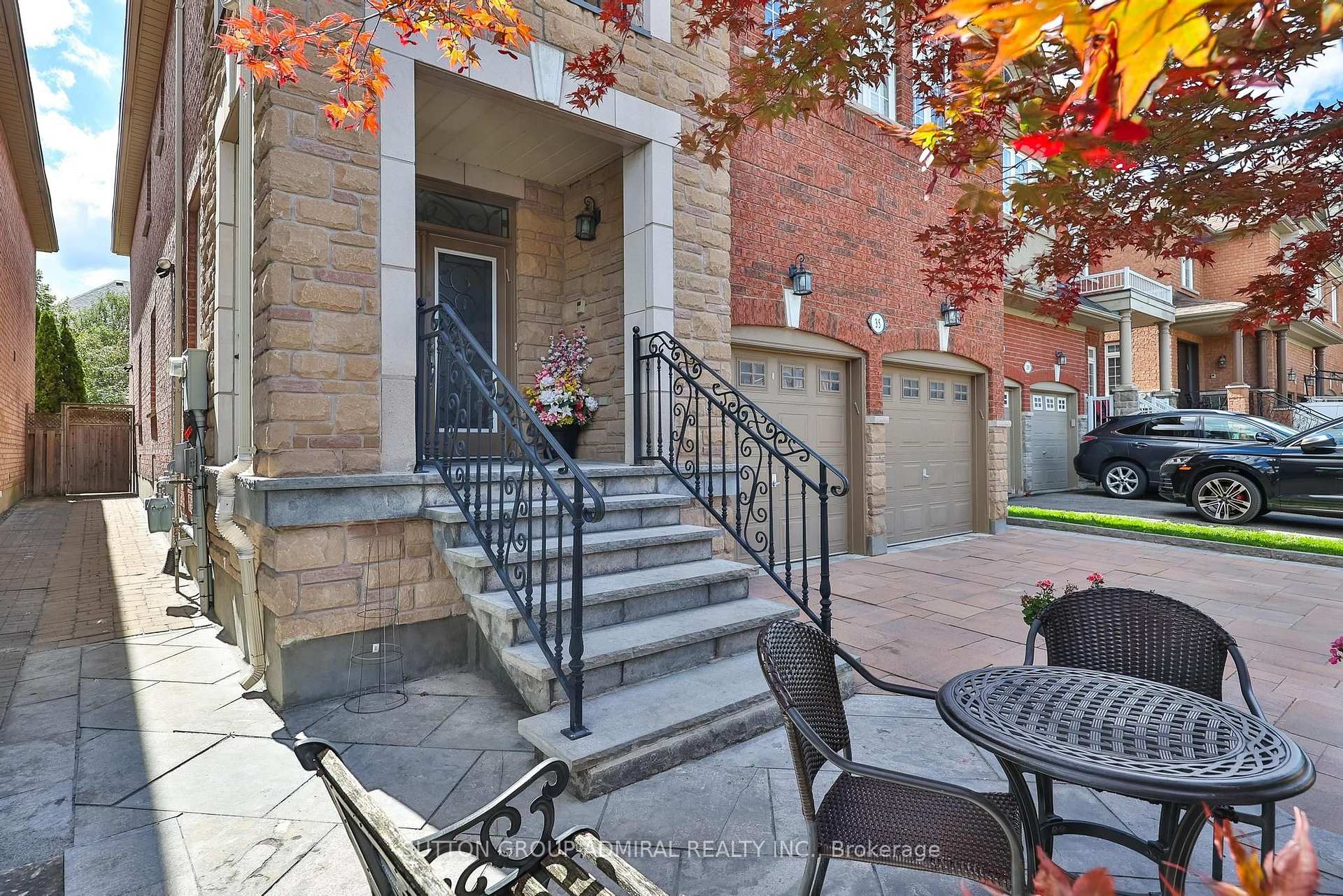 Photo 4 of 35 Strauss Road, Vaughan, Patterson — HOMEH