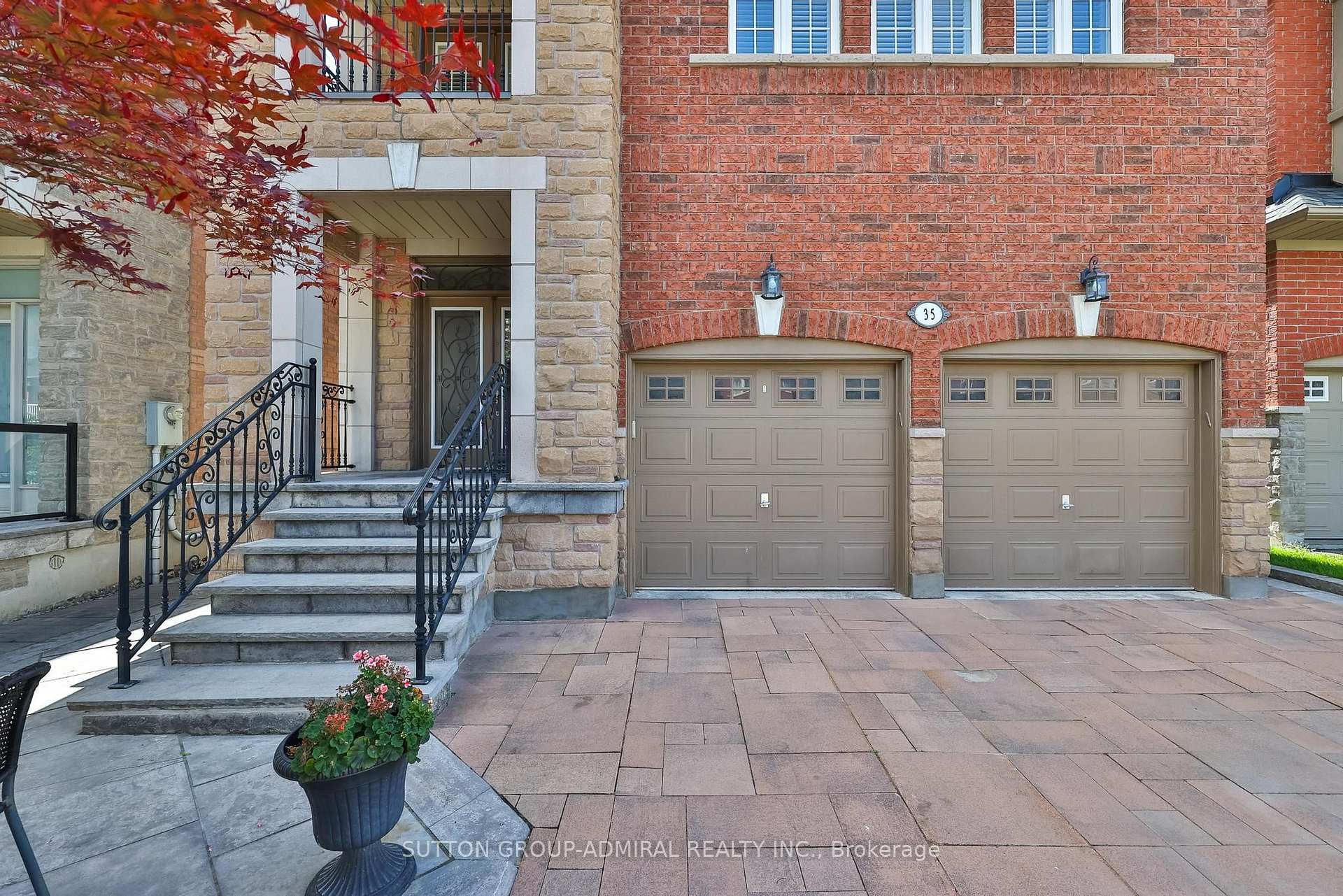 Photo 5 of 35 Strauss Road, Vaughan, Patterson — HOMEH