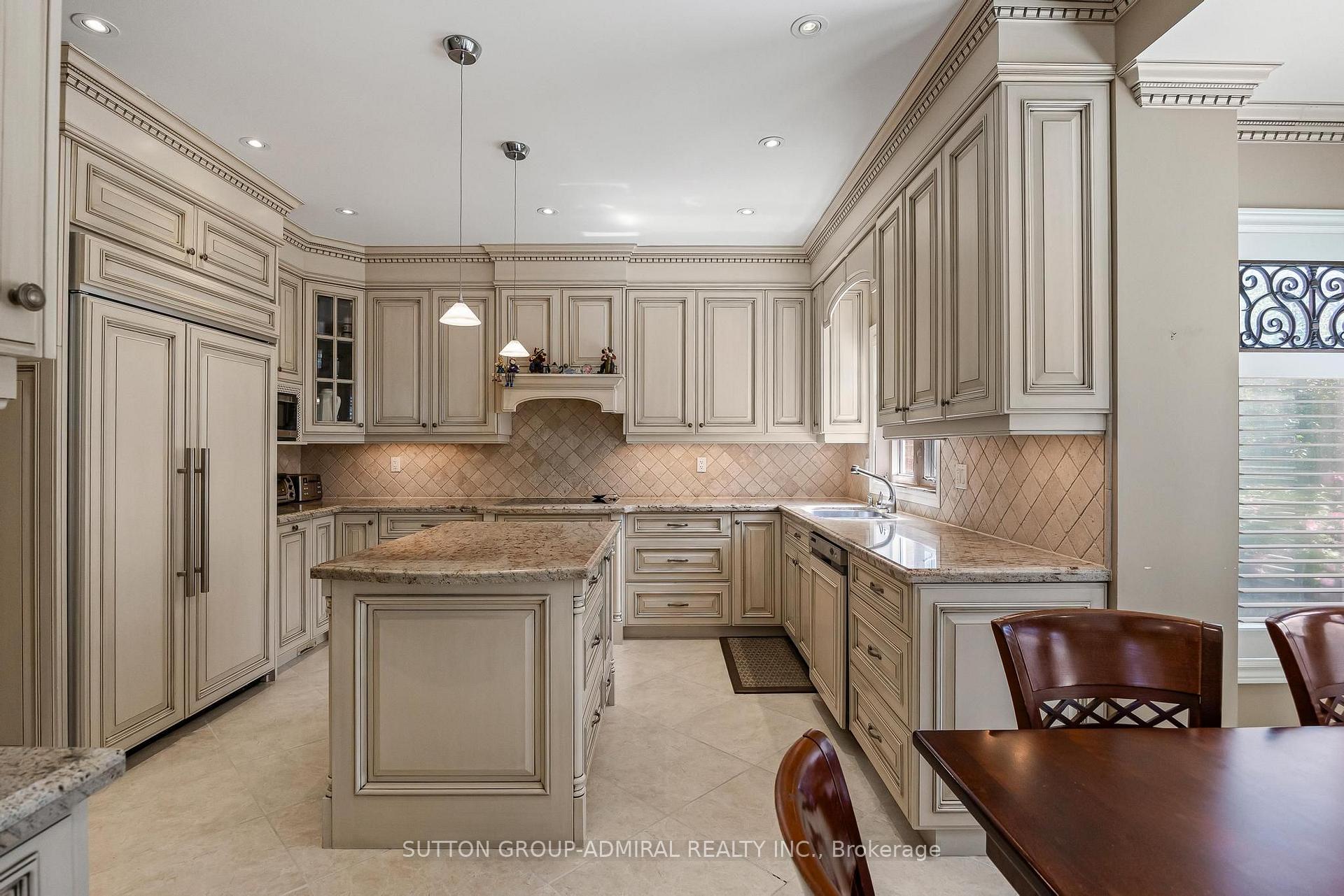 Photo 11 of 35 Strauss Road, Vaughan, Patterson — HOMEH