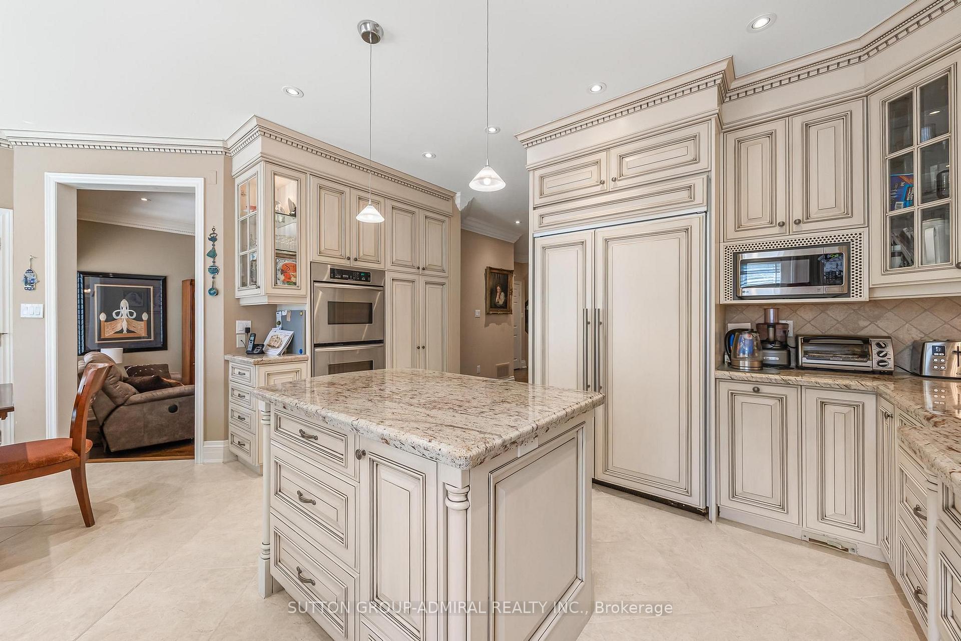 Photo 13 of 35 Strauss Road, Vaughan, Patterson — HOMEH
